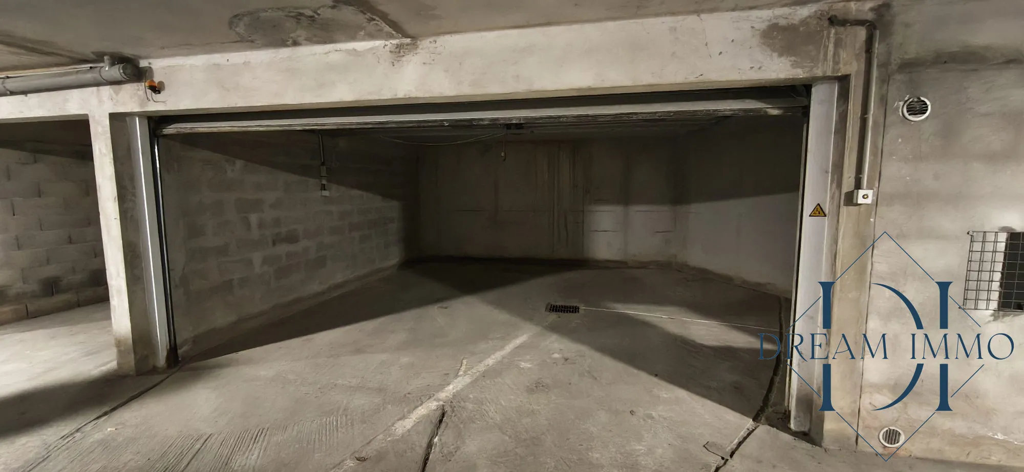 Double garage fermé de 35 m² à Montpellier, secteur Boutonnet