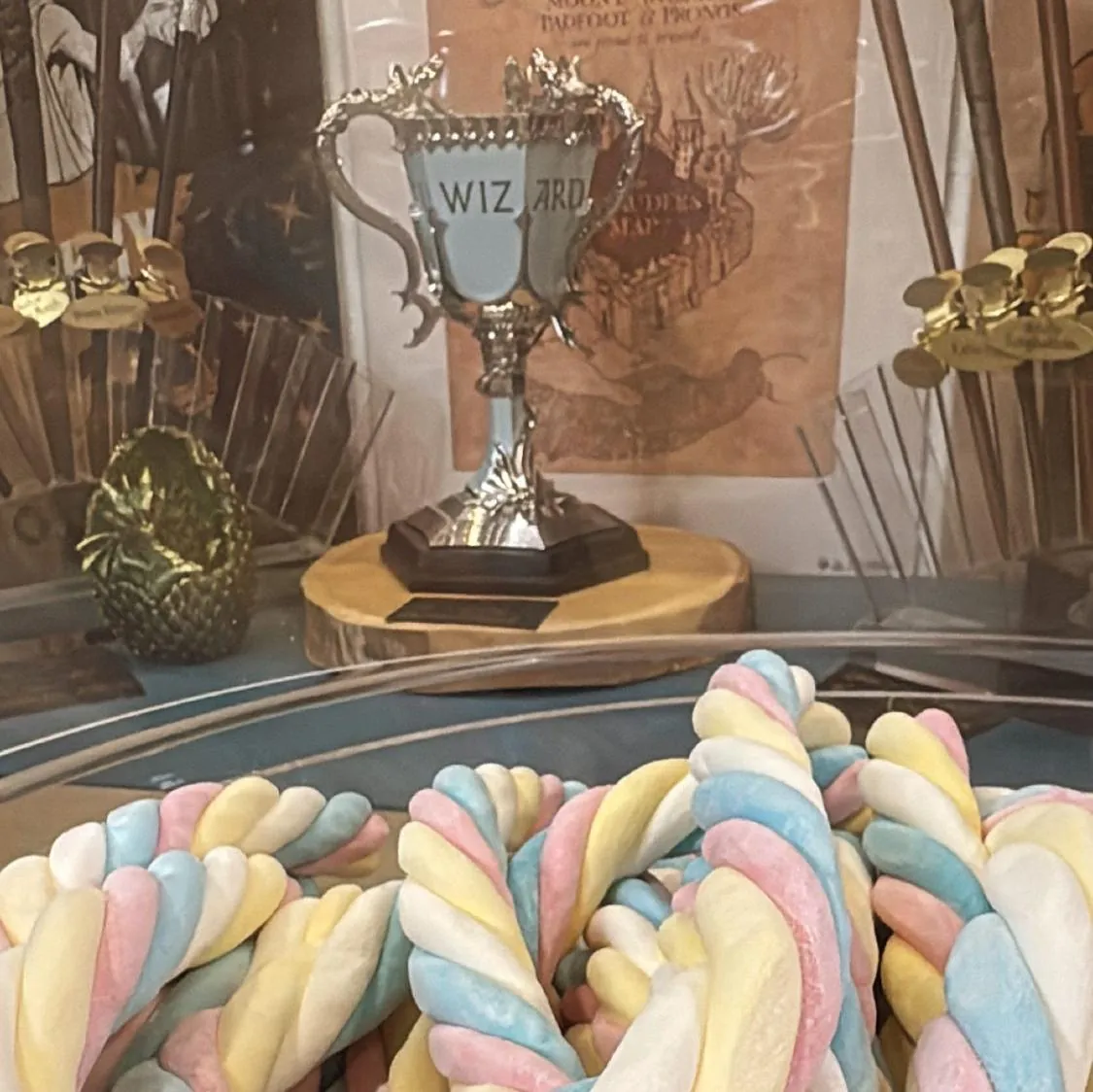 Fonds de commerce en confiserie et décoration à Dinan – Opportunité à saisir