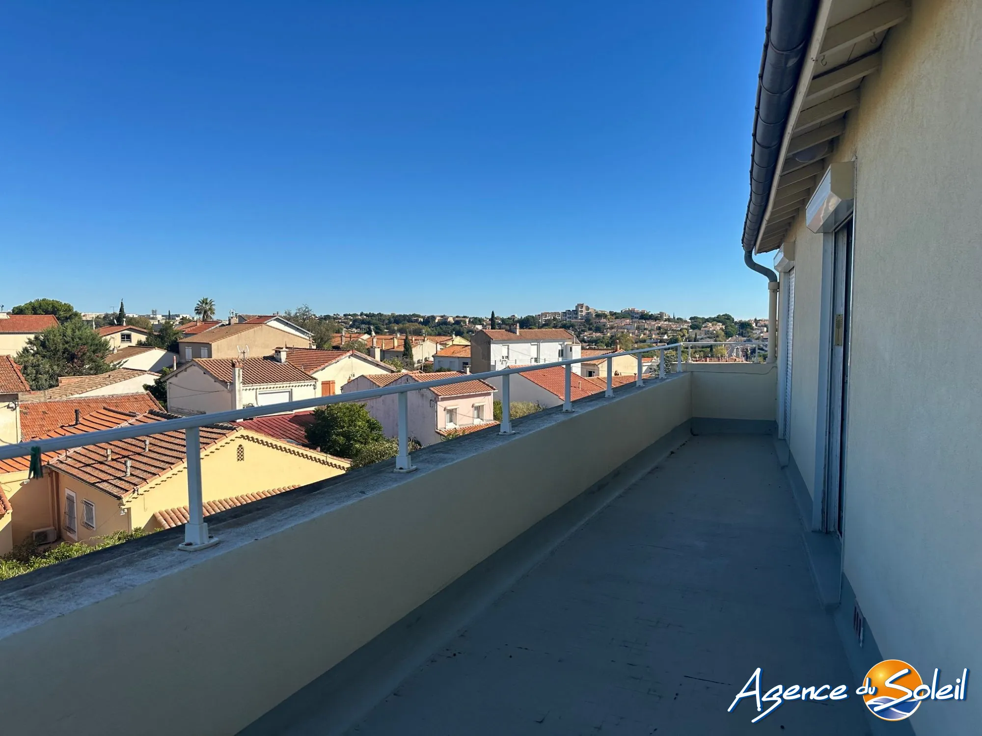 Appartement 4 pièces à rénover avec terrasse à Béziers