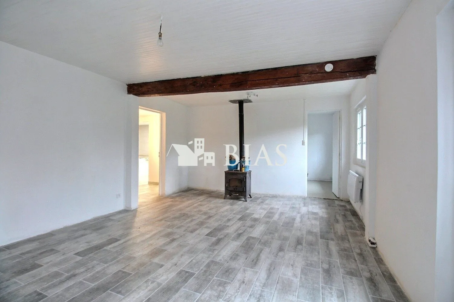 Maison à vendre à Saint-Pair - 2 chambres, garage, proche du centre