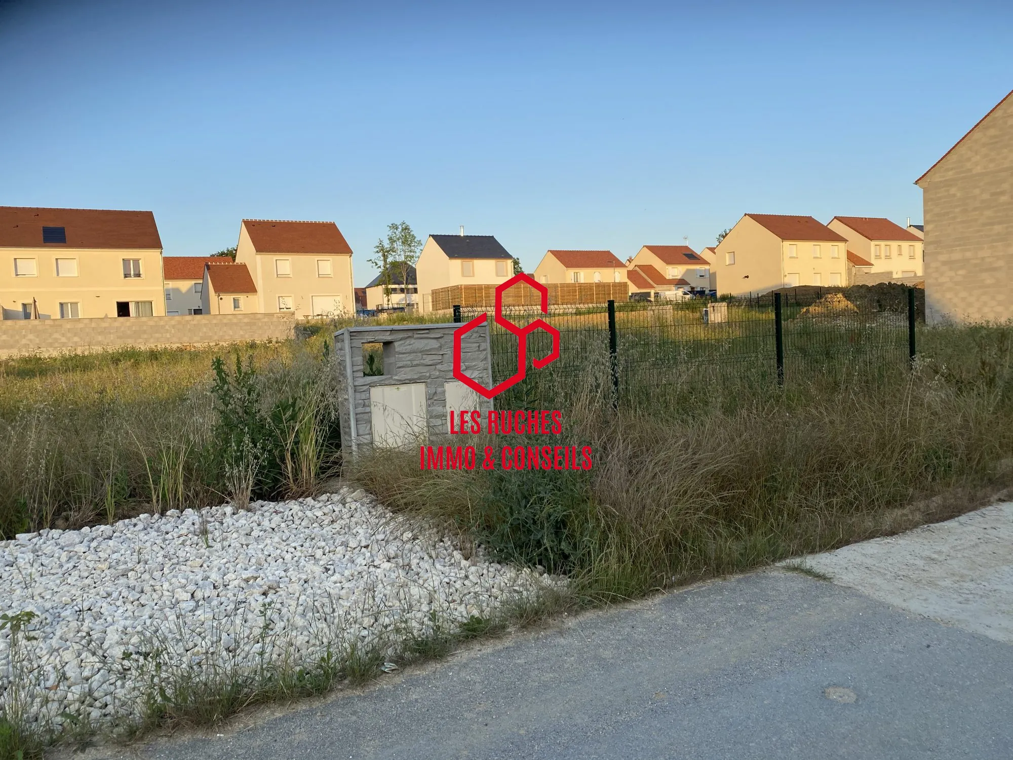 Terrain constructible de 660 m² à vendre à Delincourt, environnement calme et proche des commodités