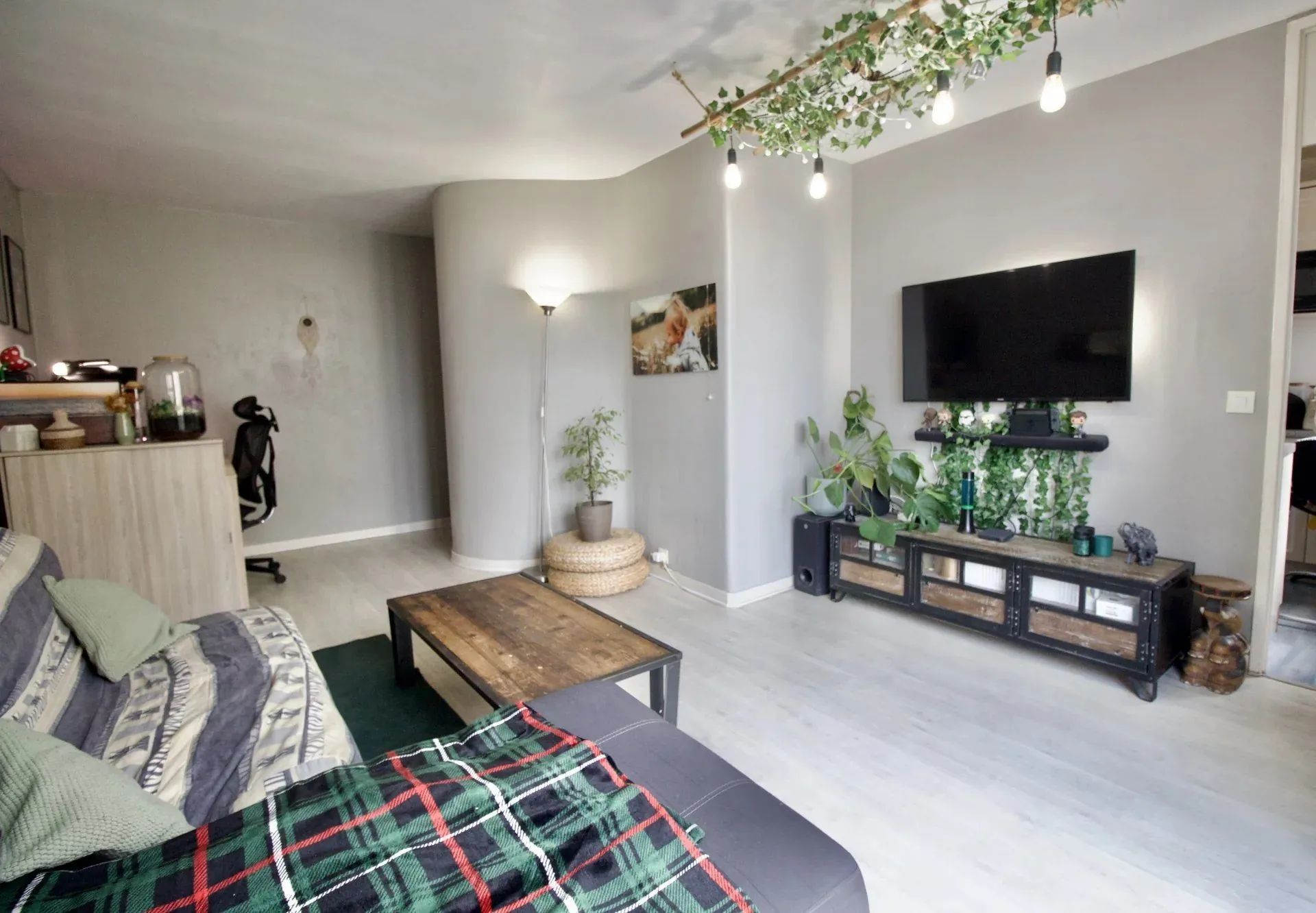 Appartement 2 pièces de 54,77 m² avec balcon à Élancourt, proche commodités 