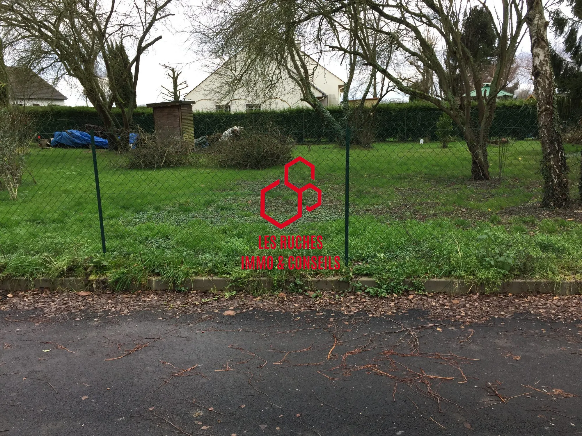 Terrain constructible à vendre à Coulommiers, 400 m² dans un quartier résidentiel recherché