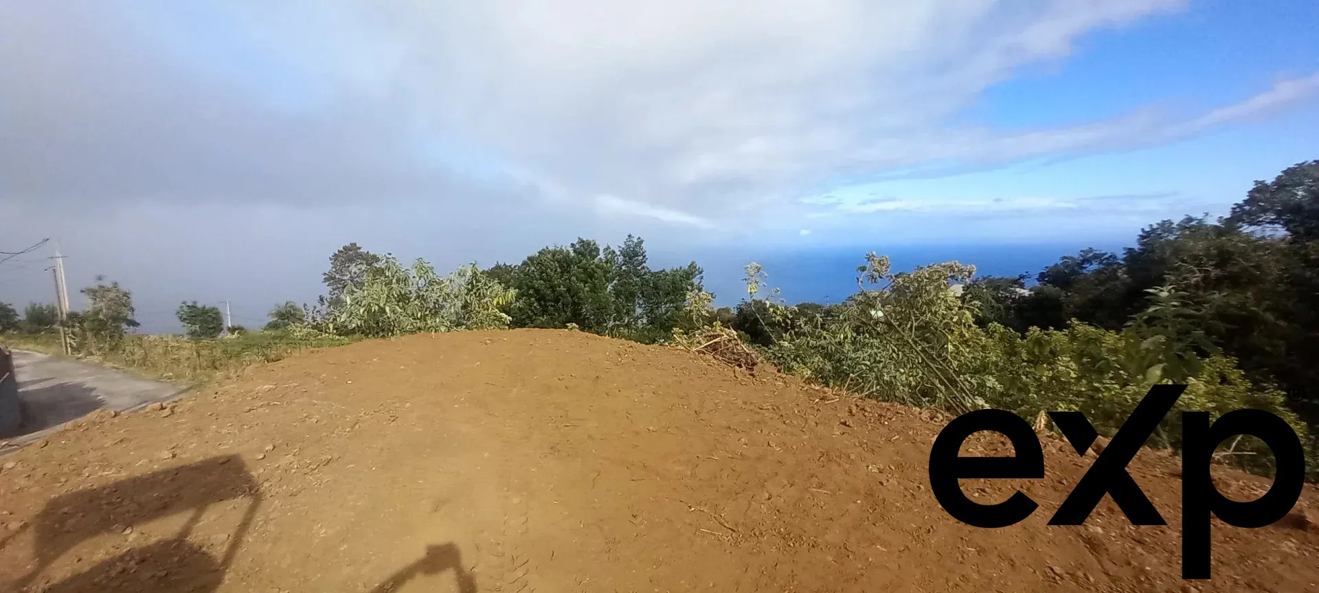 Terrain constructible de 554 m² à La Chaloupe Saint-Leu, zone UD, vue dégagée