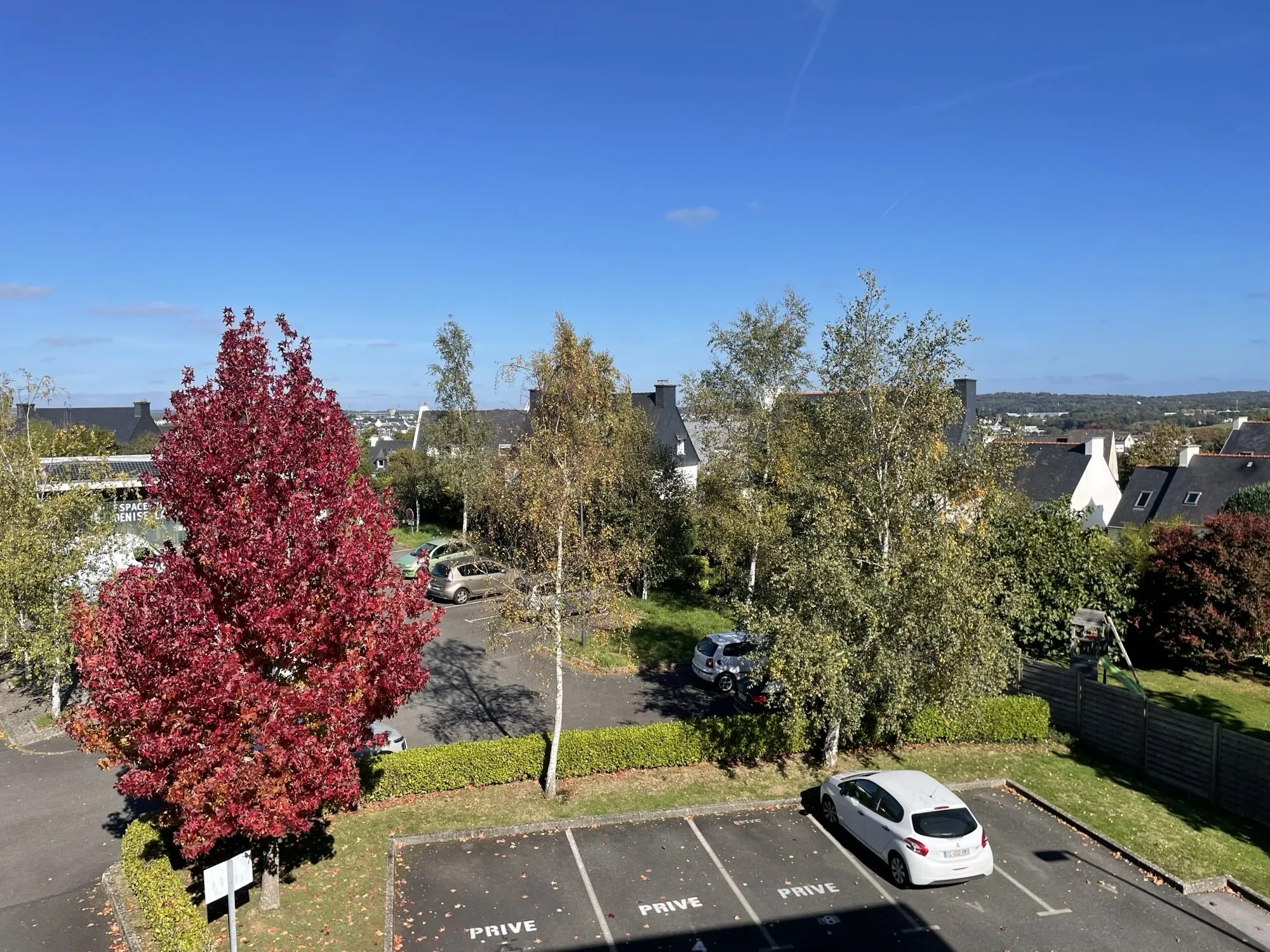 Appartement T1/2 lumineux à Quimper avec parking et vue dégagée 