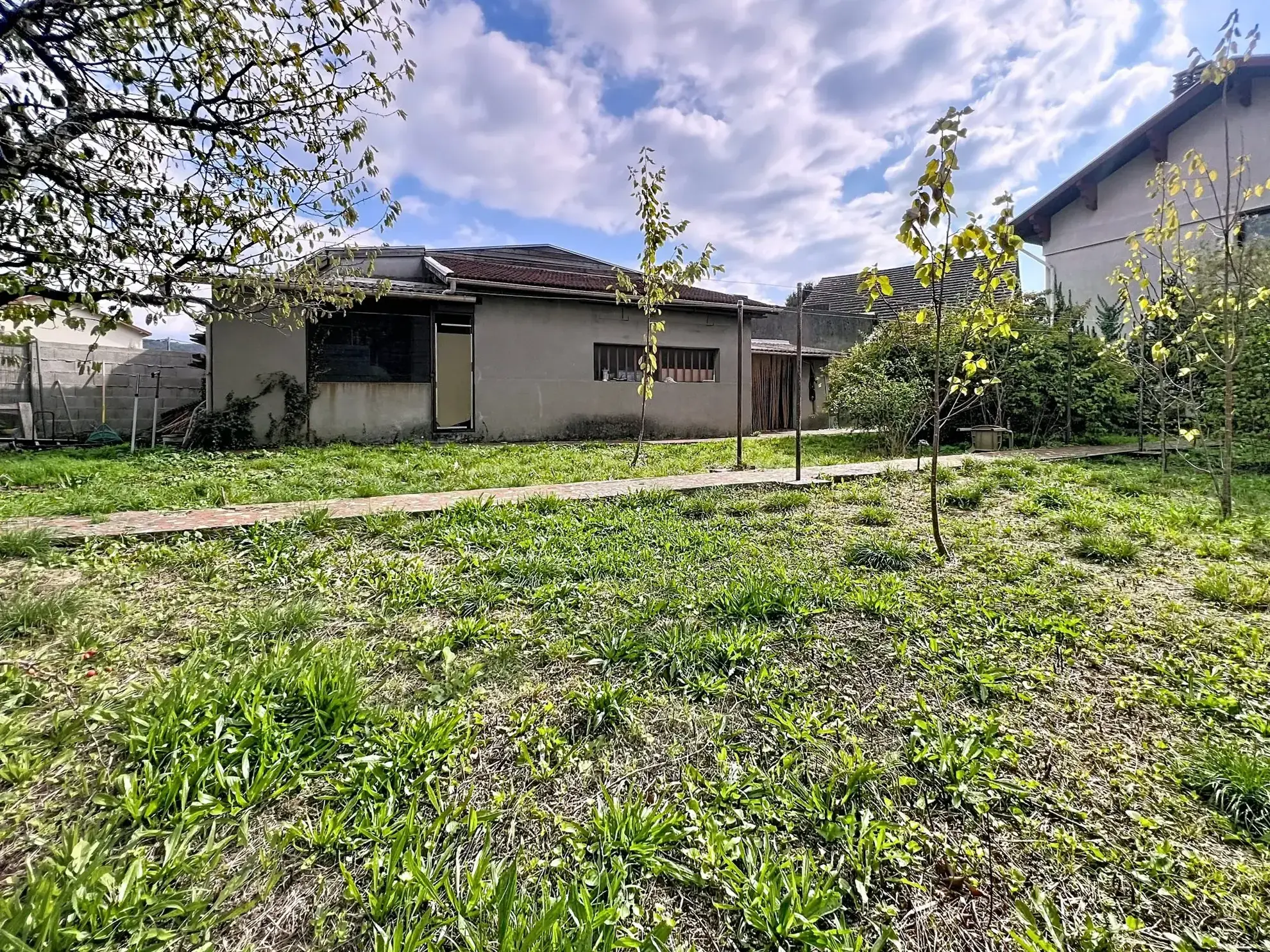 Terrain constructible à vendre à Le Pont-de-Claix – Emplacement privilégié