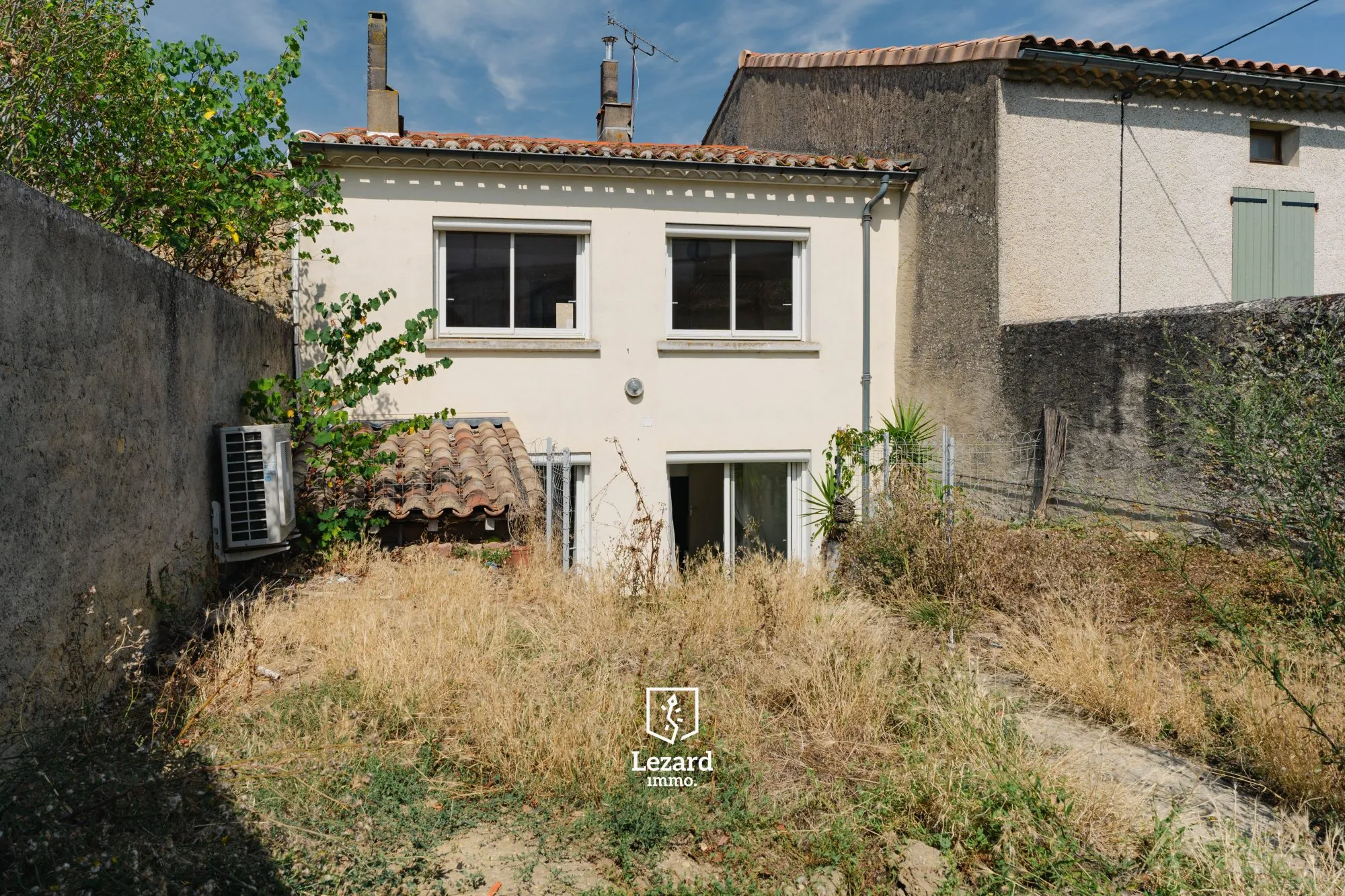 Maison avec jardin et garage à Salles-sur-l'Hers dans l'Aude