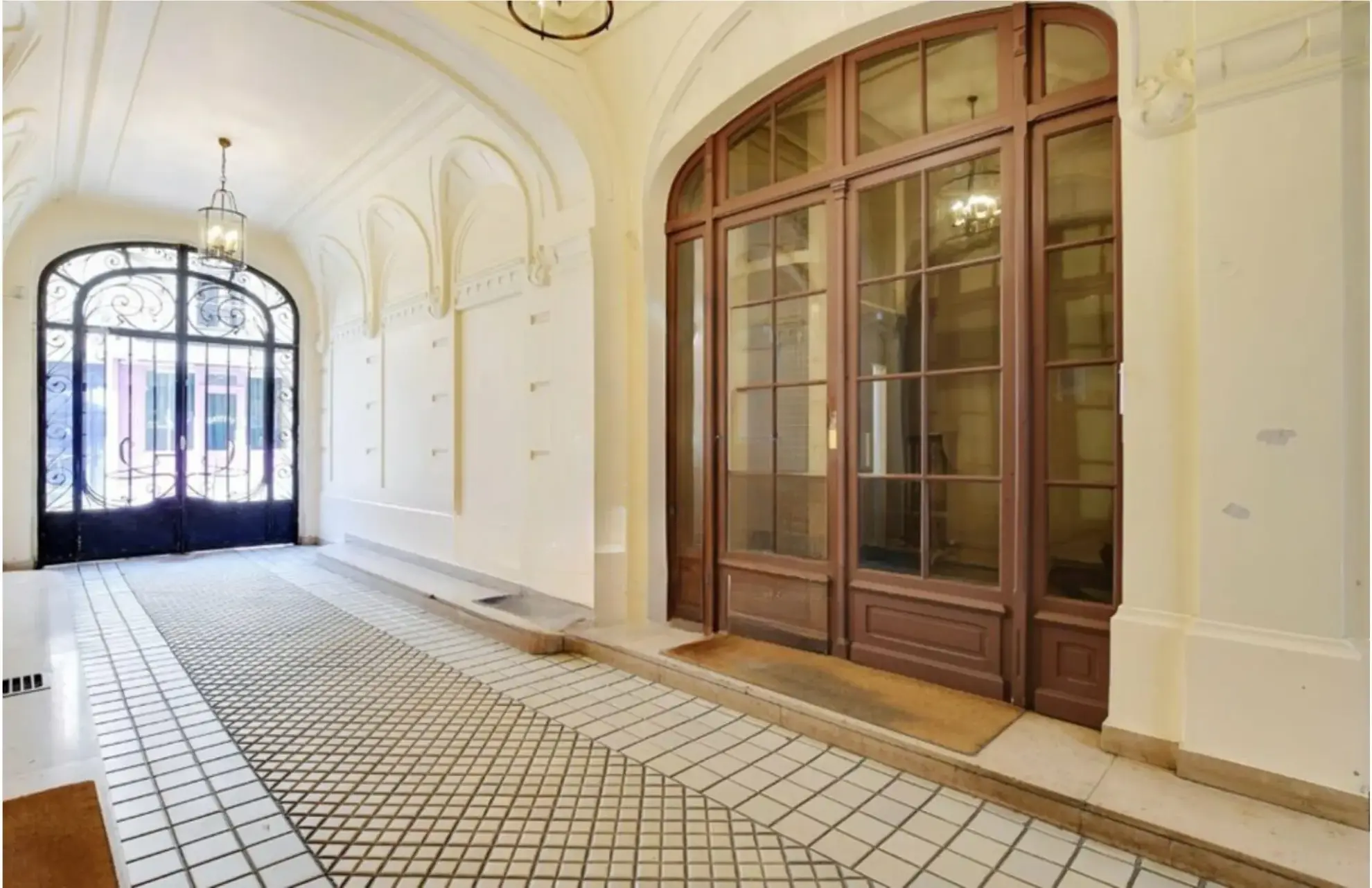 Studio à vendre à Paris 9e - Quartier Place Lafayette, dernier étage, idéal investisseur 