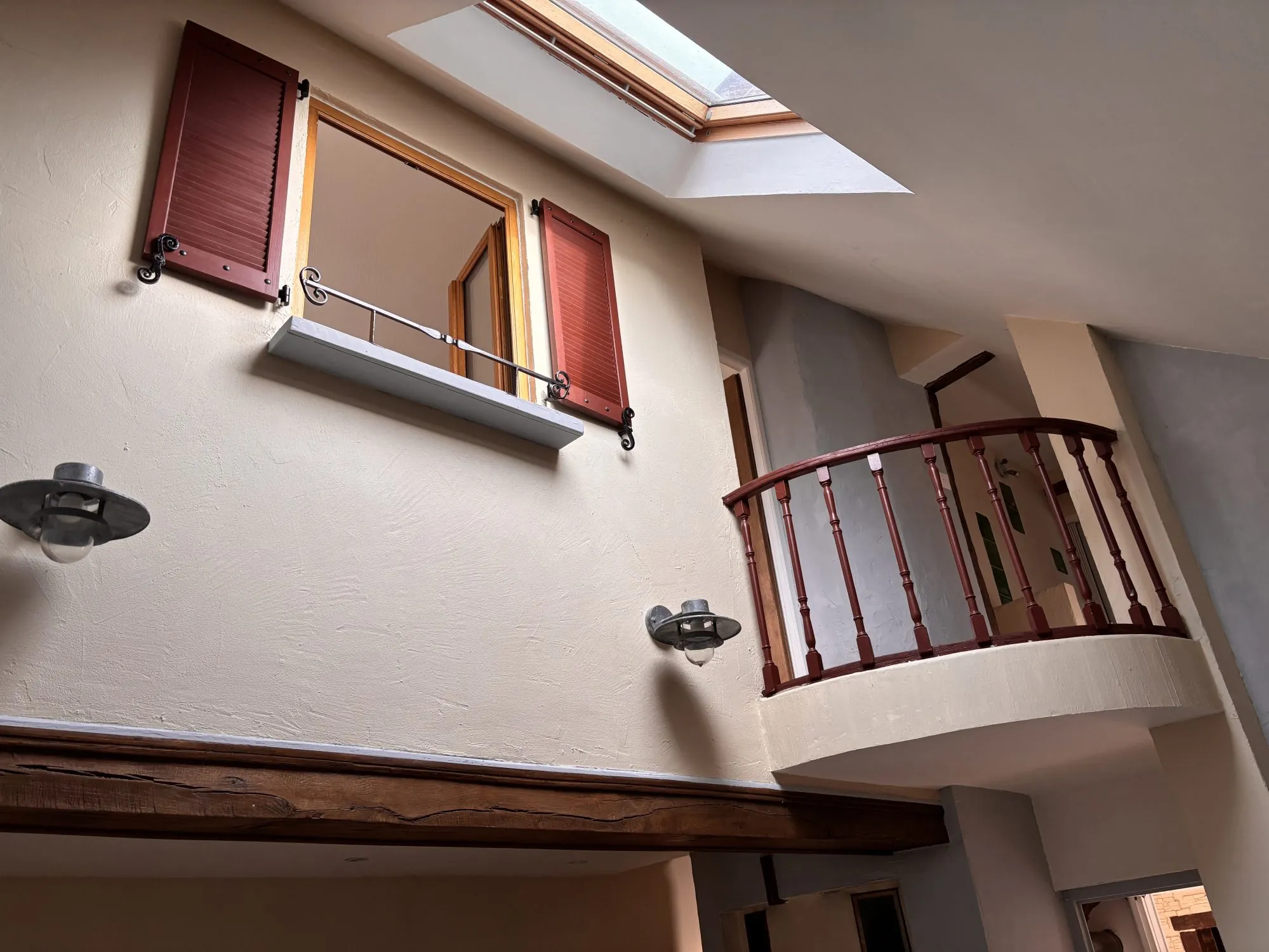 Maison ancienne à vendre à Conlie - 75 m², 3 chambres, jardin et parking