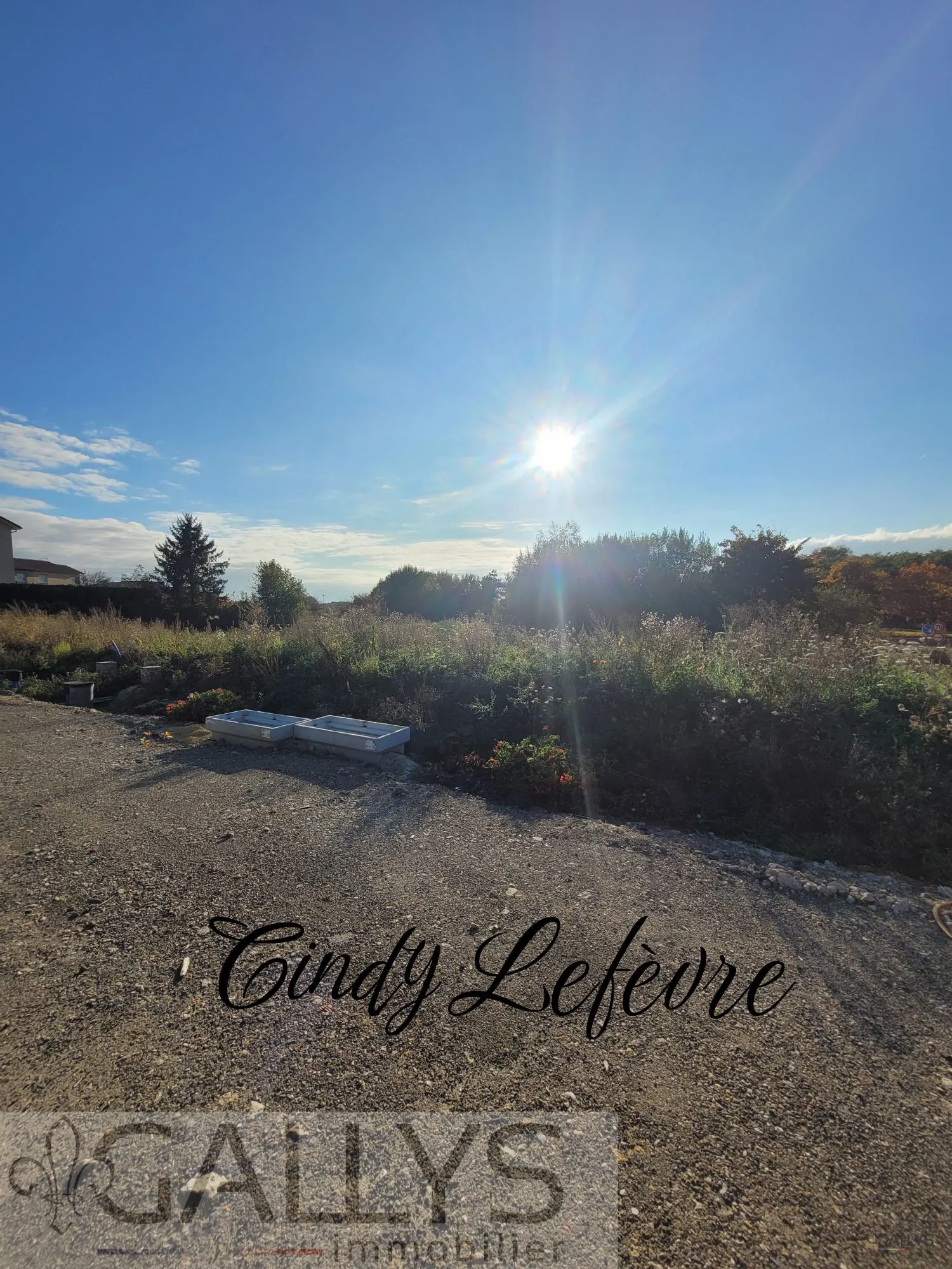 Terrain viabilisé de 631 m² à Longwy-Haut avec vue dégagée