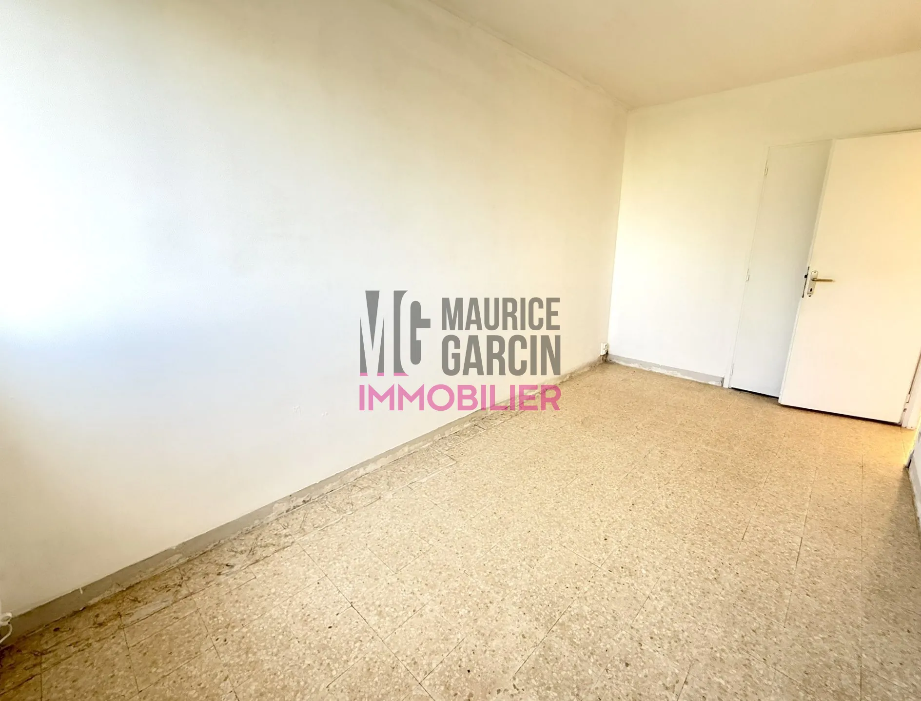 Appartement T3 lumineux de 73 m² à Montfavet avec grand potentiel de rénovation 