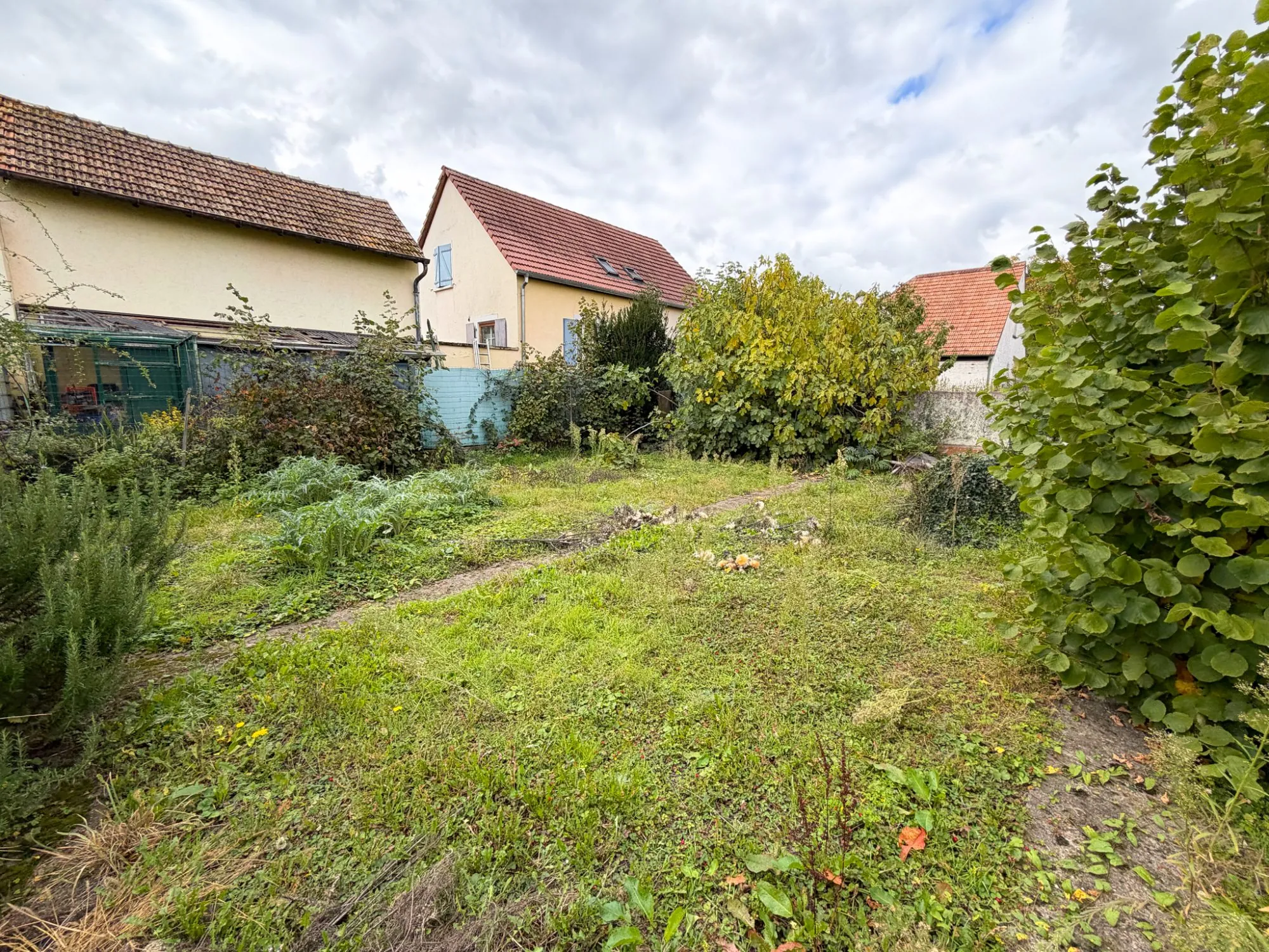 Terrain en vente à Entzheim de 5,50 ares - Zone UCA3, première ligne 