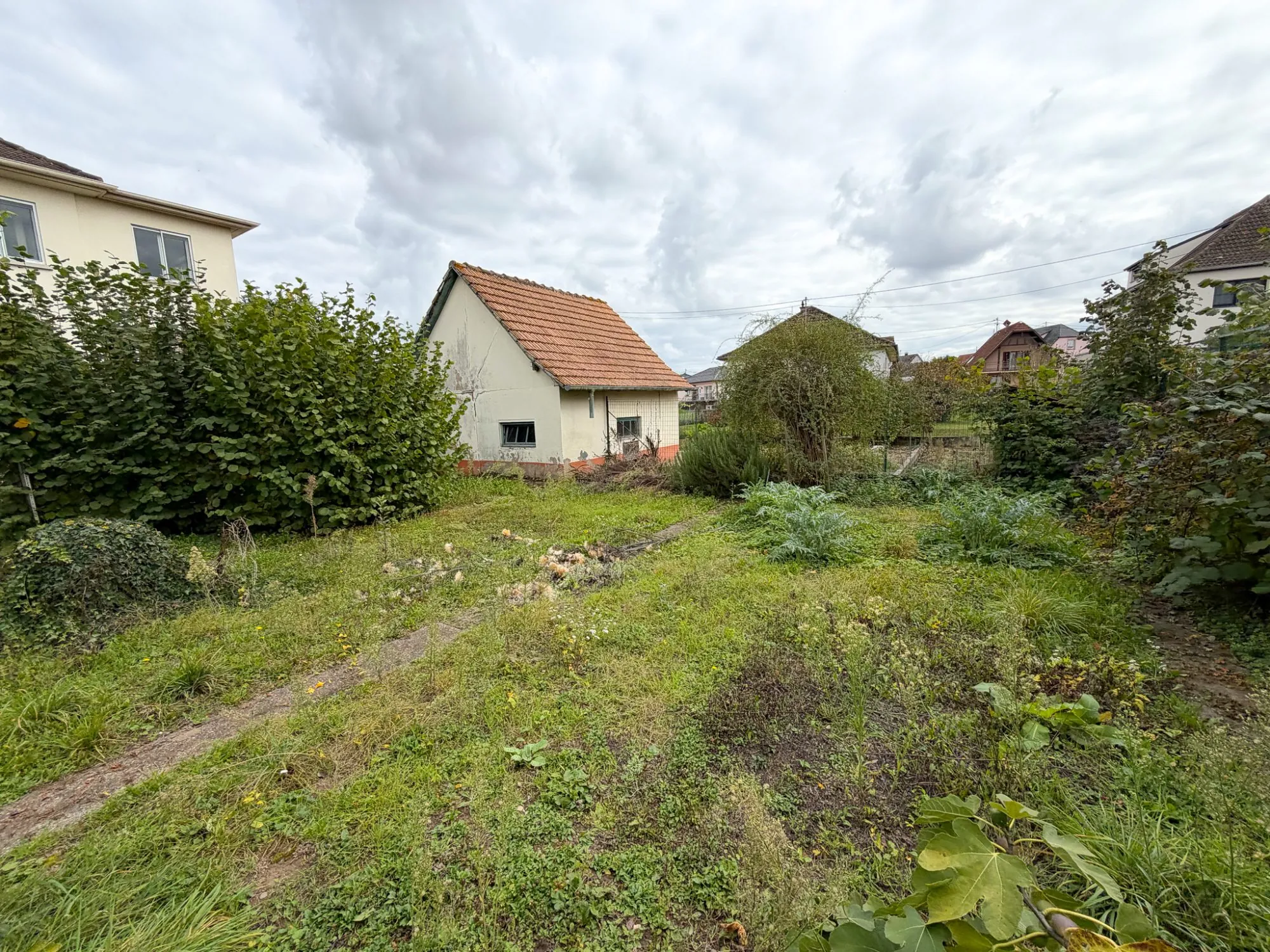 Terrain en vente à Entzheim de 5,50 ares - Zone UCA3, première ligne 