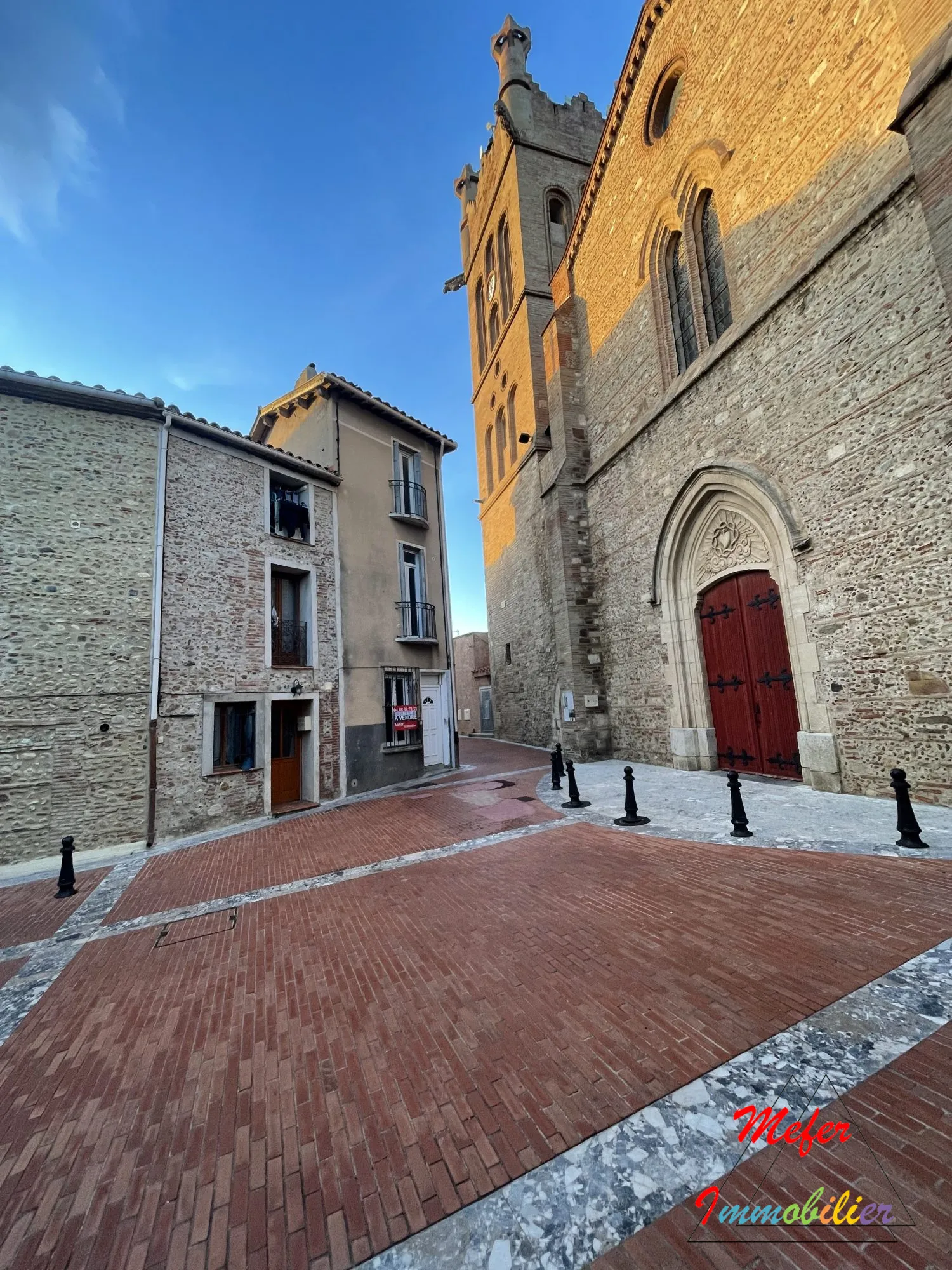 Maison d'angle en centre-ville à Villelongue-de-la-Salanque avec 3 chambres