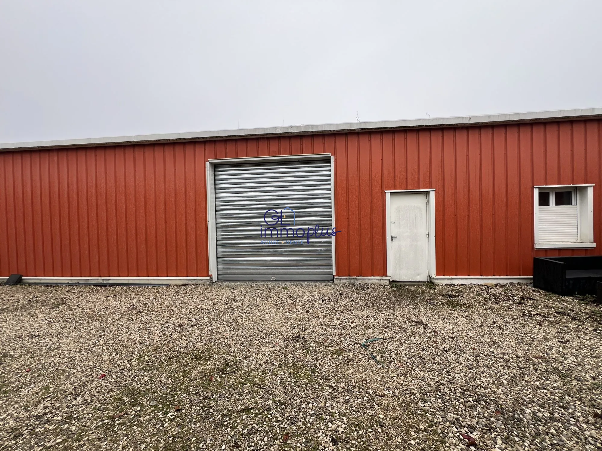 Local professionnel à vendre à Mours-Saint-Eusèbe - 124 m²
