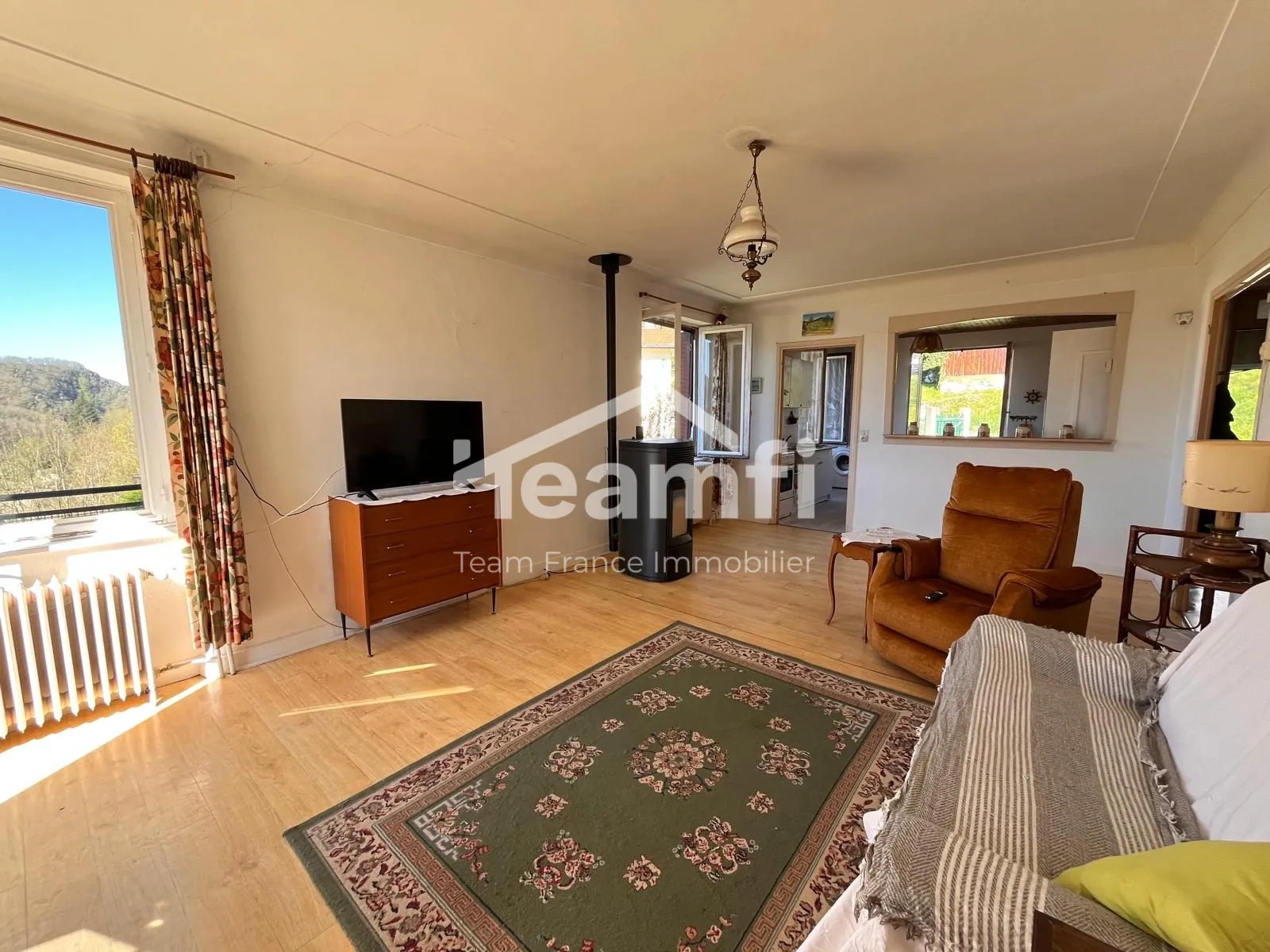 Maison de charme avec revenu locatif à Thiers - Vue panoramique et potentiel d'agrandissement