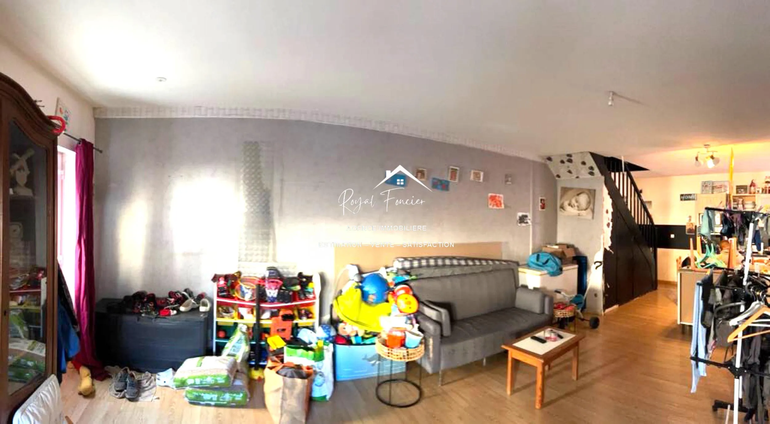 Séjour Charmante maison à Charnizay avec jardin et potentiel de rénovation 