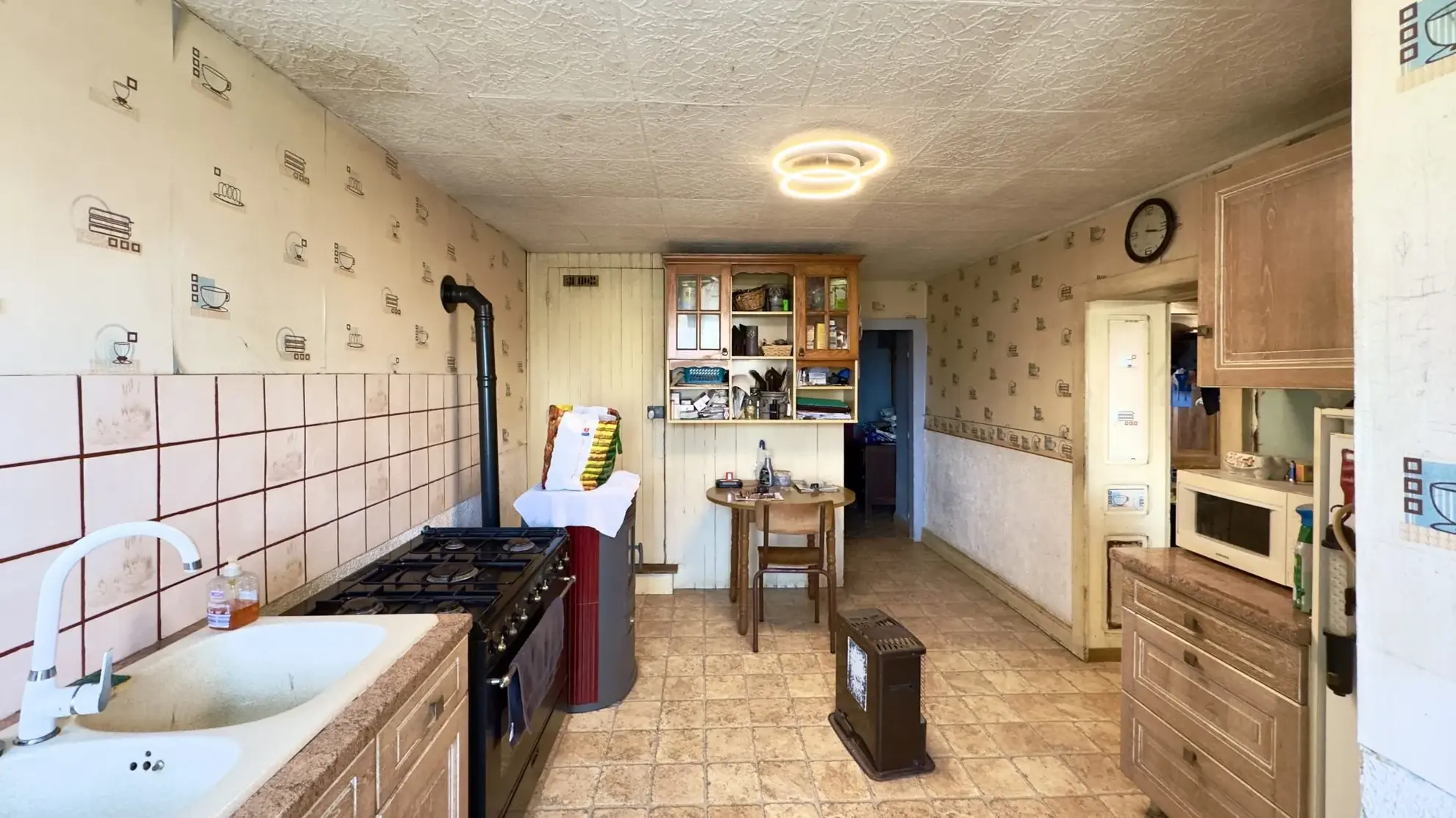 Maison à rénover de 200 m² avec dépendances à Herbéviller 