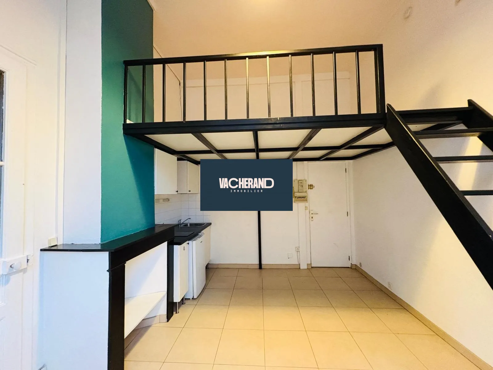 Studio de 25 m² avec mezzanine à Lille, proximité commodités