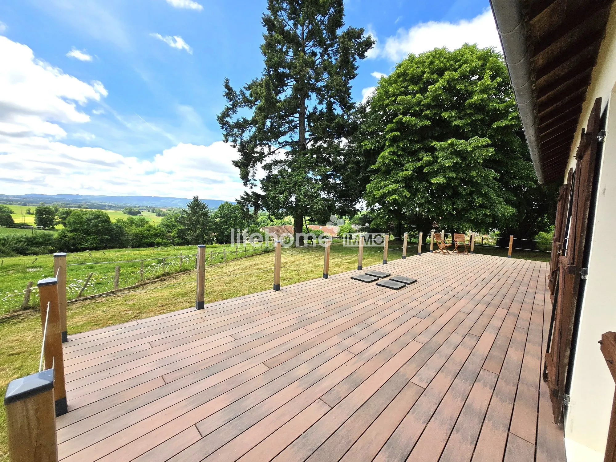 Belle maison de plain-pied avec vue campagne à Folles