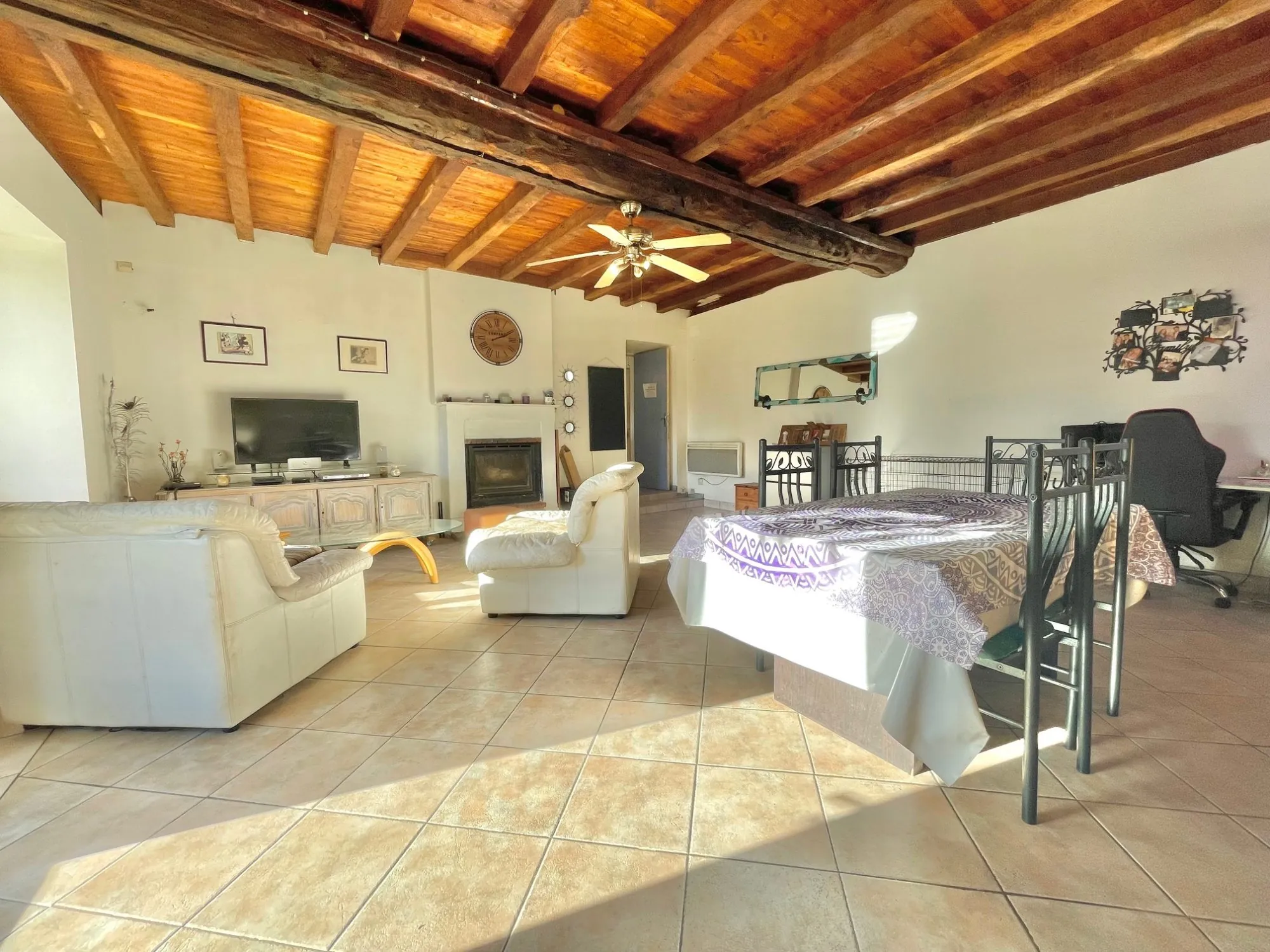 Maison en Pierre à Guignen avec Grand Potentiel et Terrain de 583 m² 