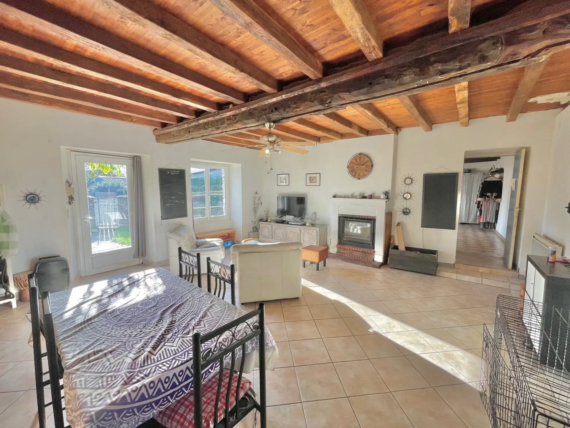 Maison en Pierre à Guignen avec Grand Potentiel et Terrain de 583 m² 