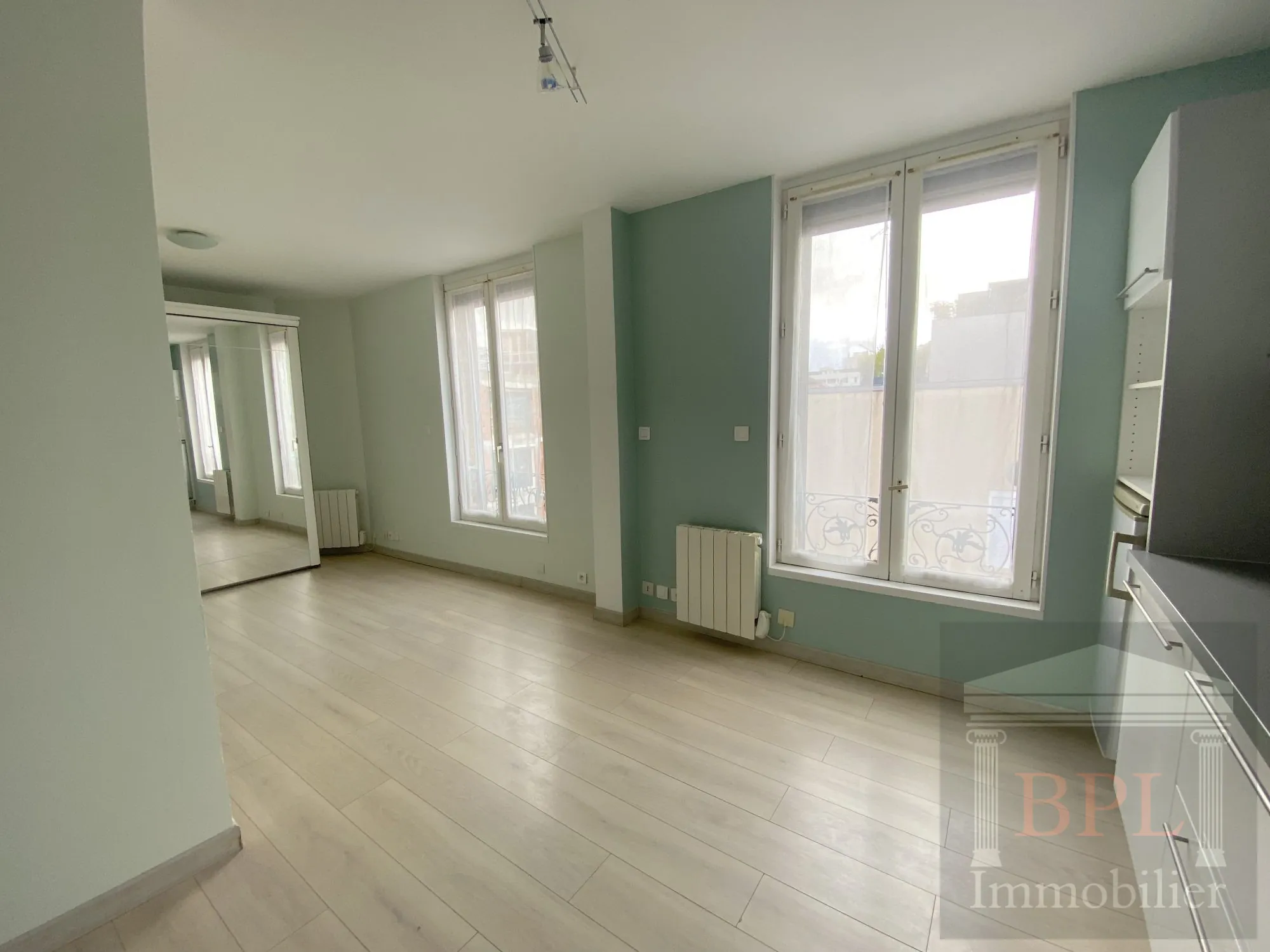Appartement à vendre à Malakoff, dernier étage avec balcon et cave