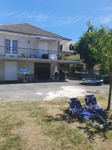 Maison contemporaine en pierres avec jardin à Gourdon 46300