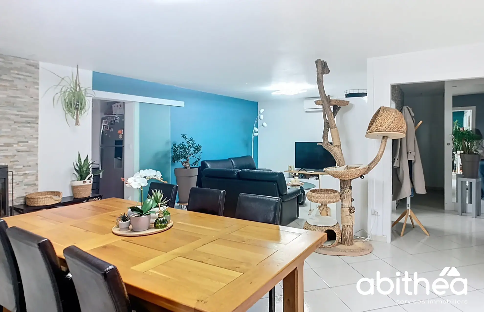 Maison familiale avec piscine à Laubressel de 147 m² 