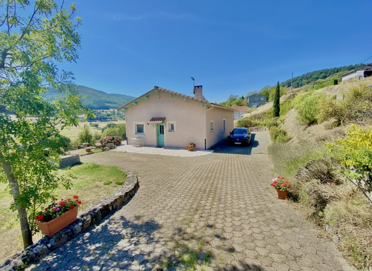 Belle villa avec vue panoramique de 118 m² à Satillieu en Ardèche