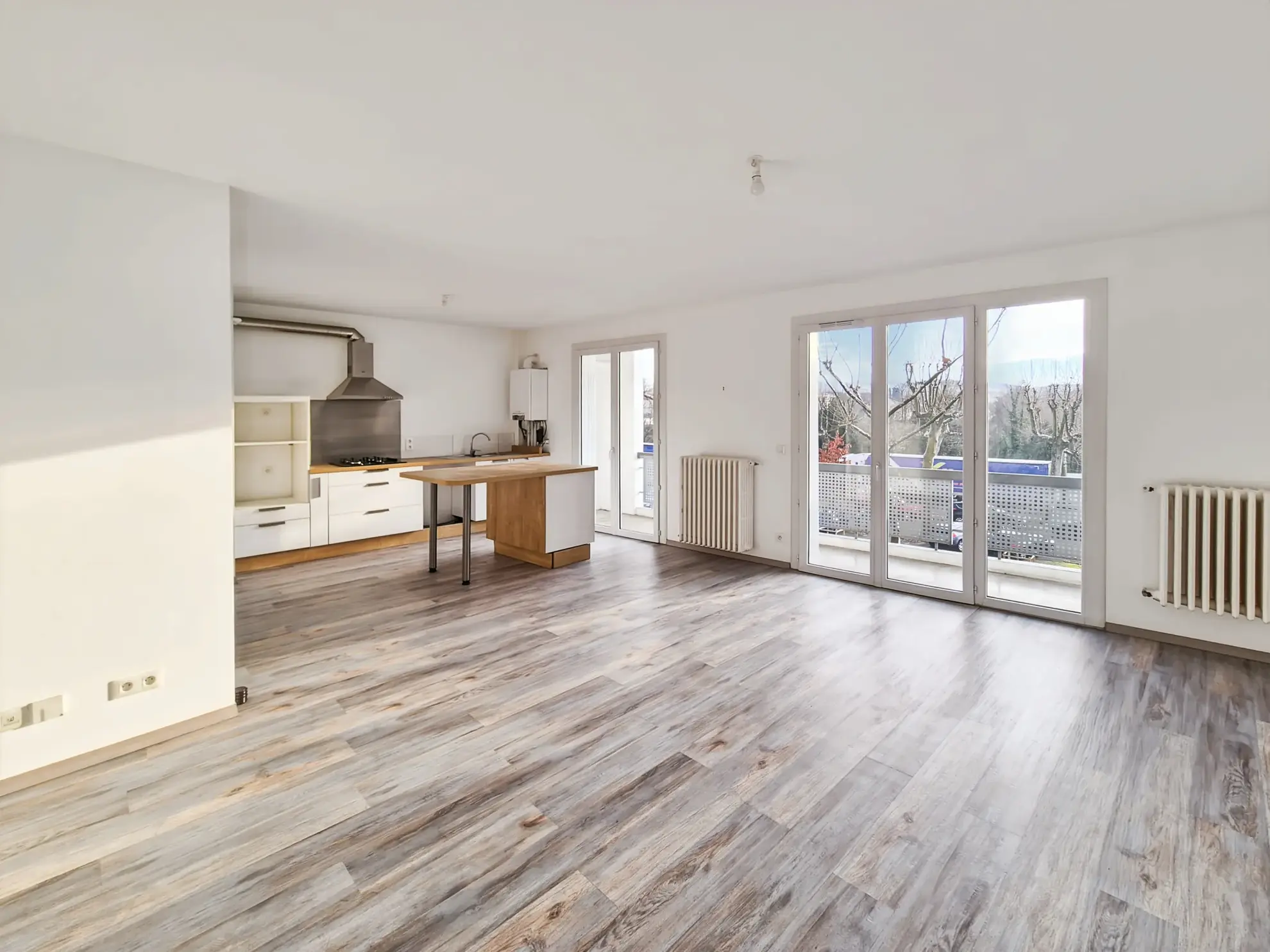 Appartement T3 rénové de 67,4 m² à Auch avec balcon et lumineux