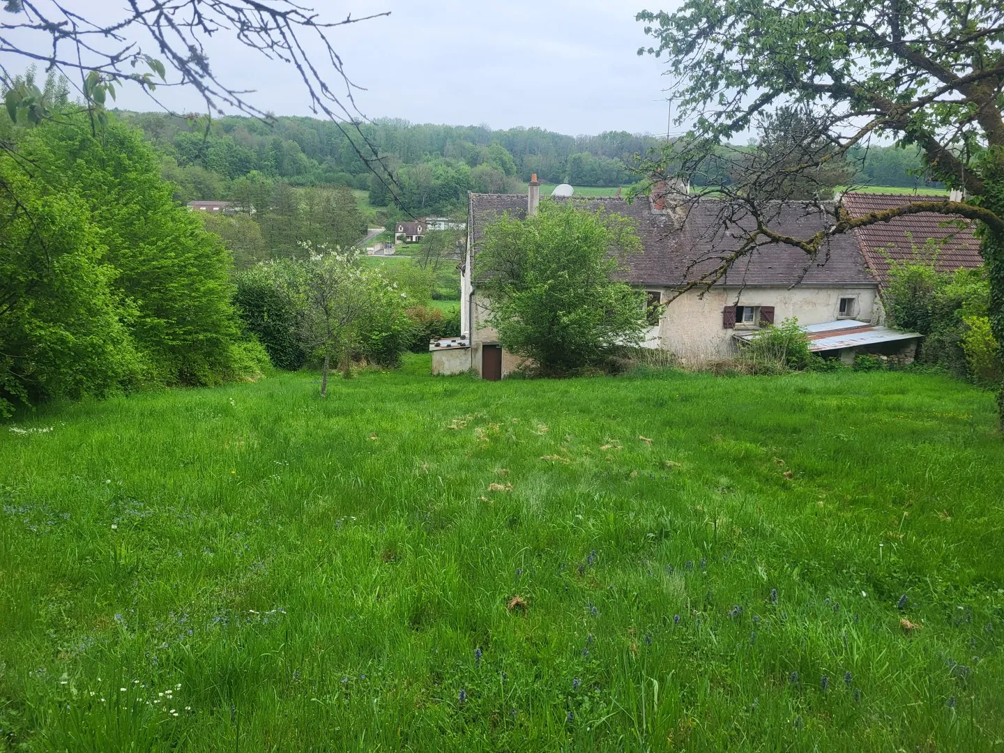Maison briarde à vendre à Domptin, proche Charly-sur-Marne, avec jardin et grand potentiel