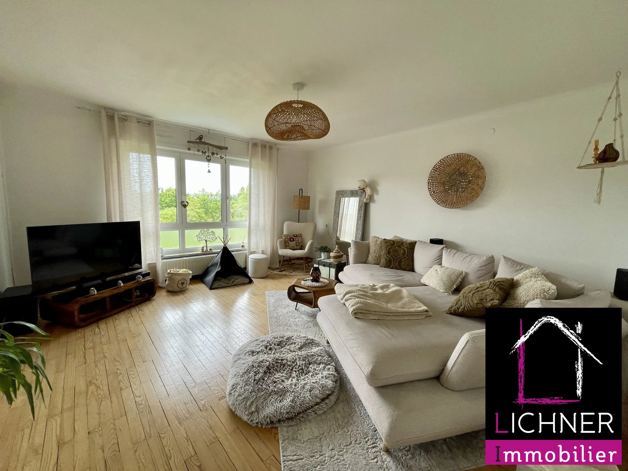 Appartement spacieux de 124 m² avec jardin et terrasse à Etzling 