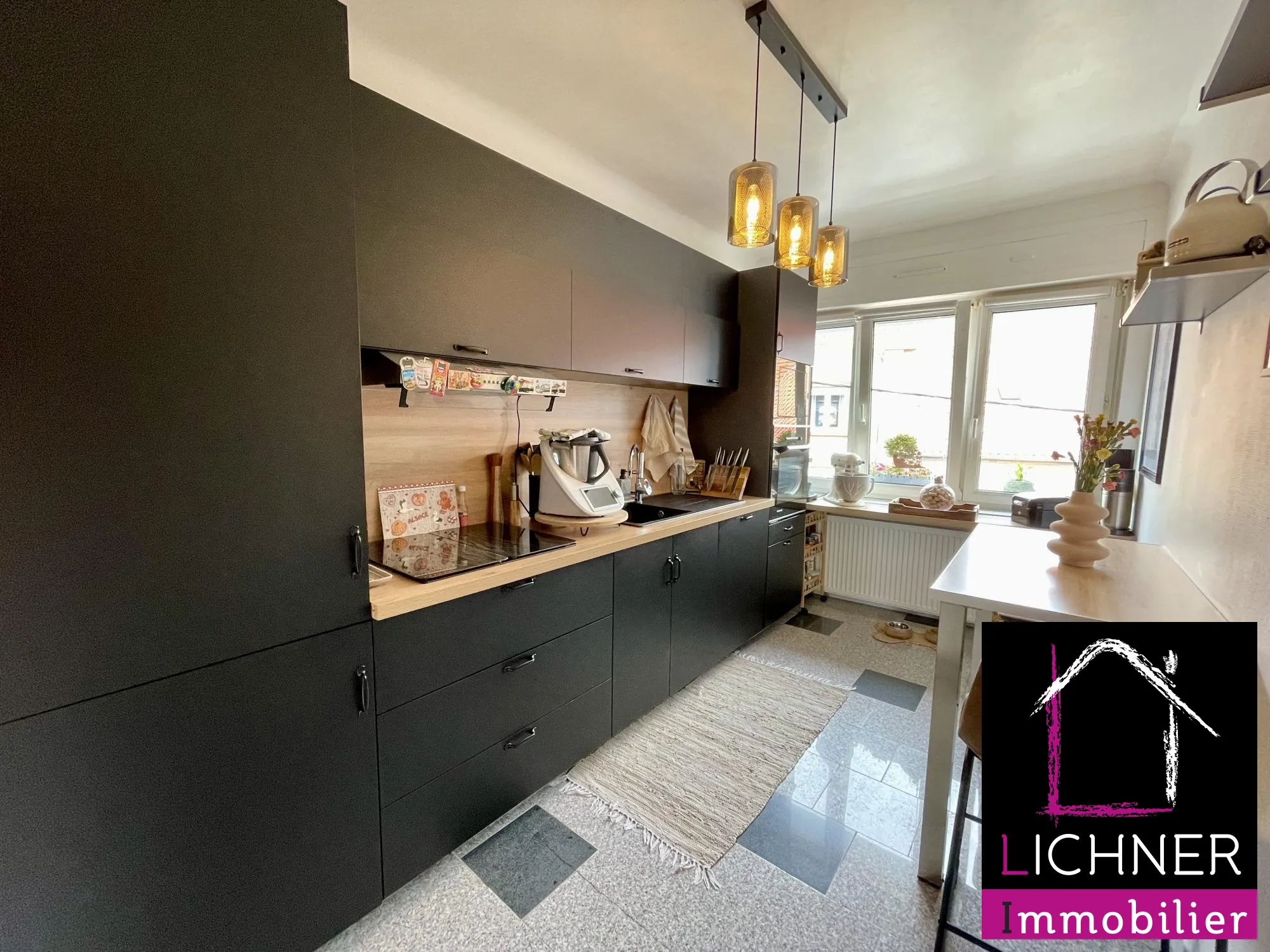 Appartement spacieux de 124 m² avec jardin et terrasse à Etzling 