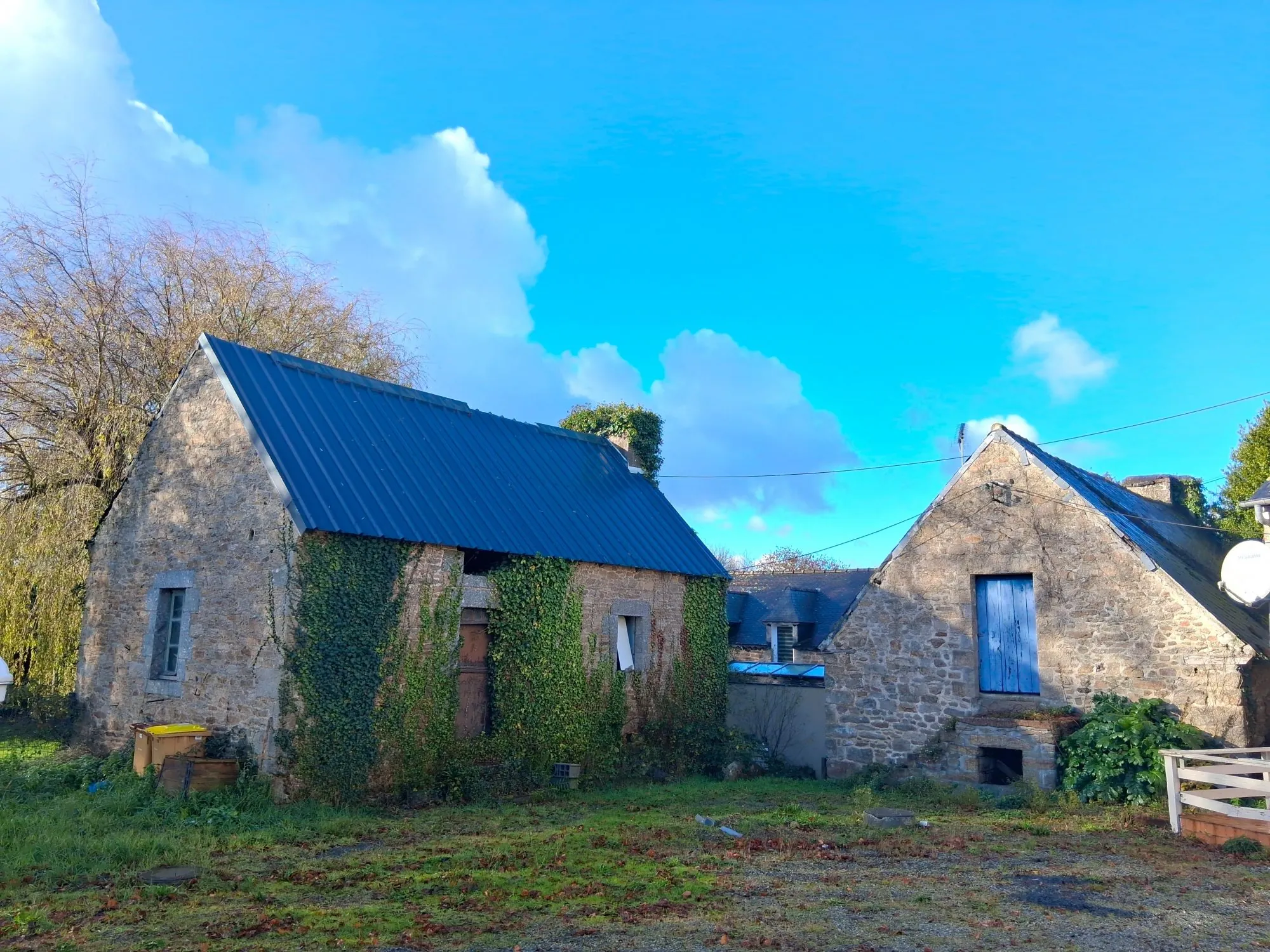 Maison ancienne à rénover avec dépendances à proximité de Malakoff 