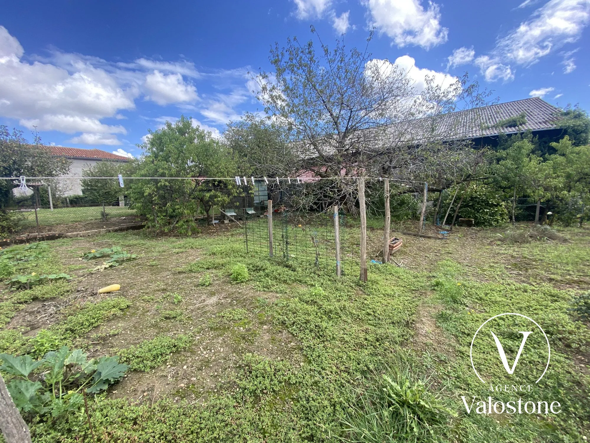 Maison à vendre à Geaune, typologie 5 pièces avec jardin et garage 