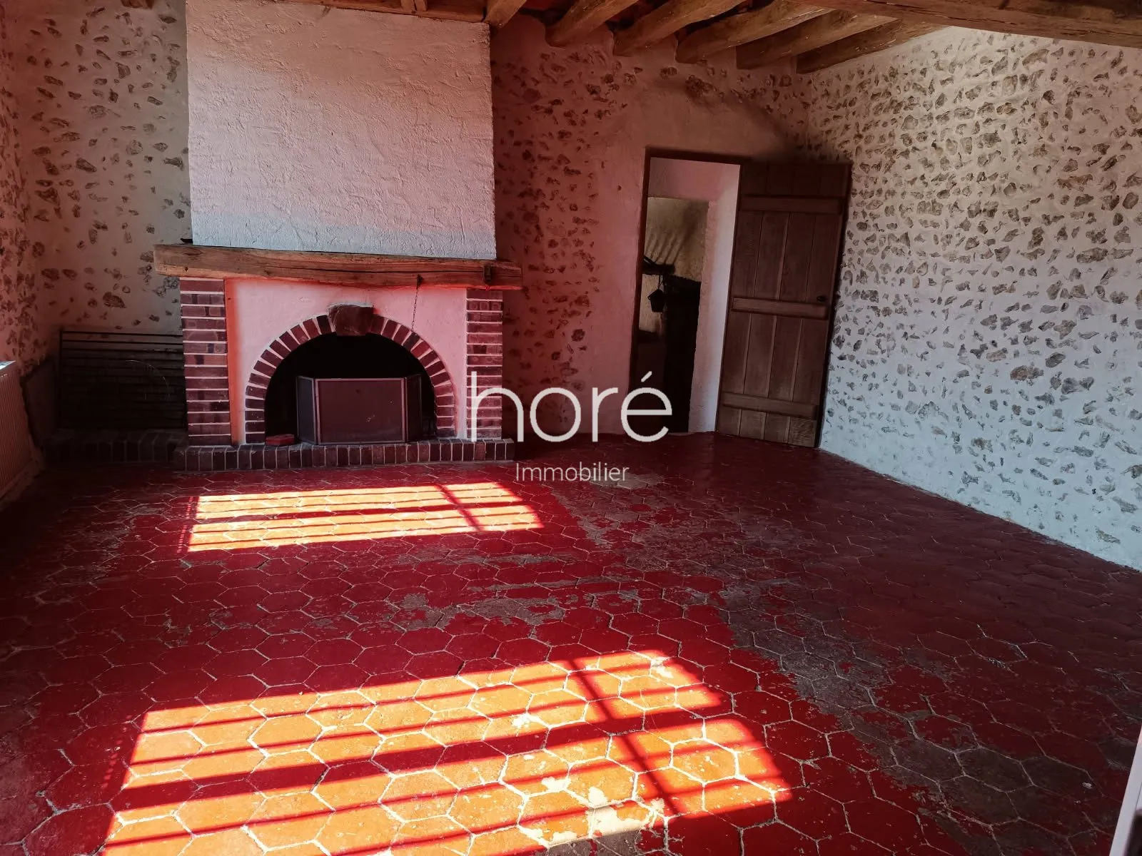 Maison ancienne de 7 pièces avec jardin et grand potentiel à Les Vallées de la Vanne 