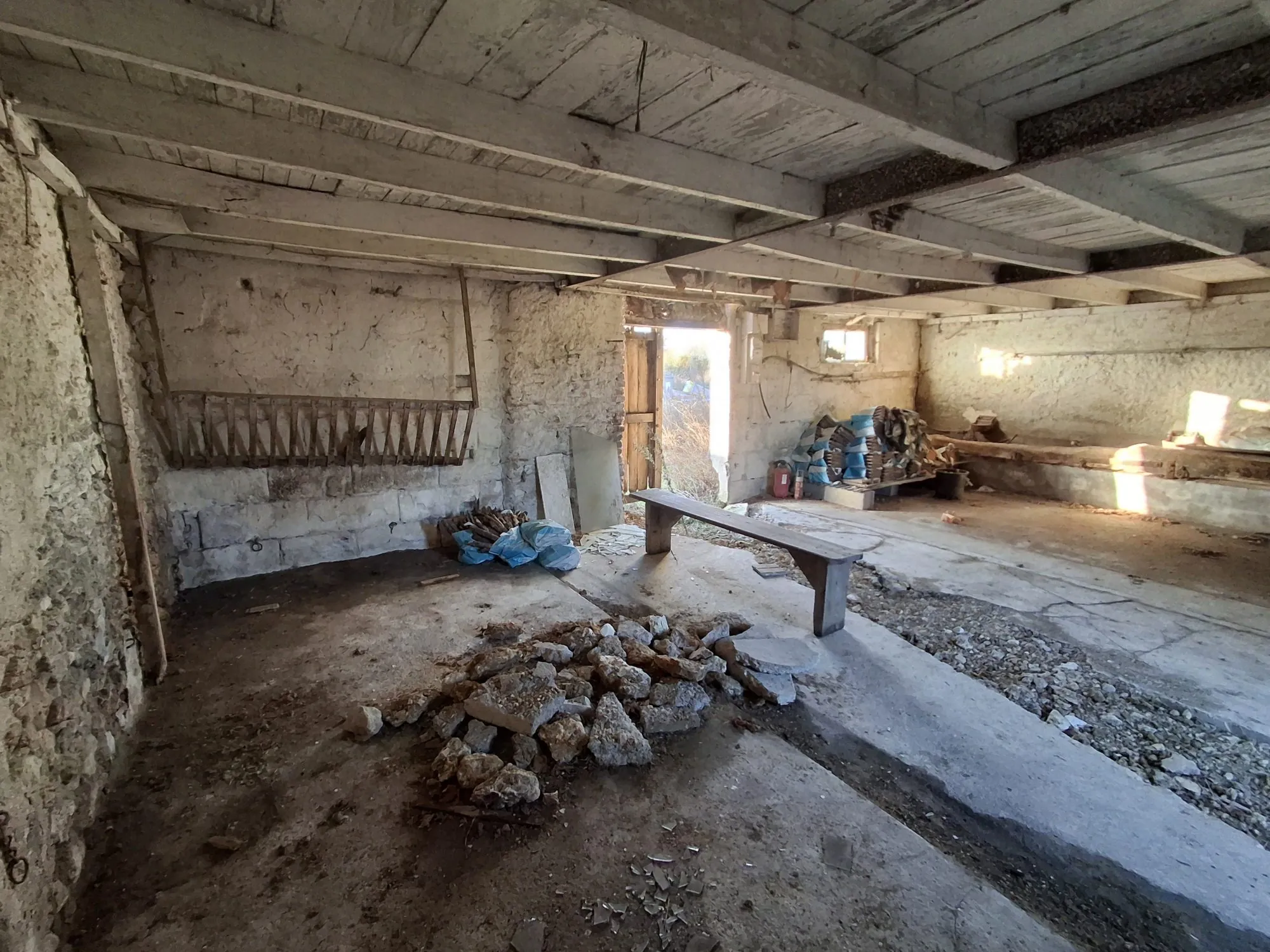 Grange à réhabiliter à Azay-sur-Cher sur terrain de 454 m² 