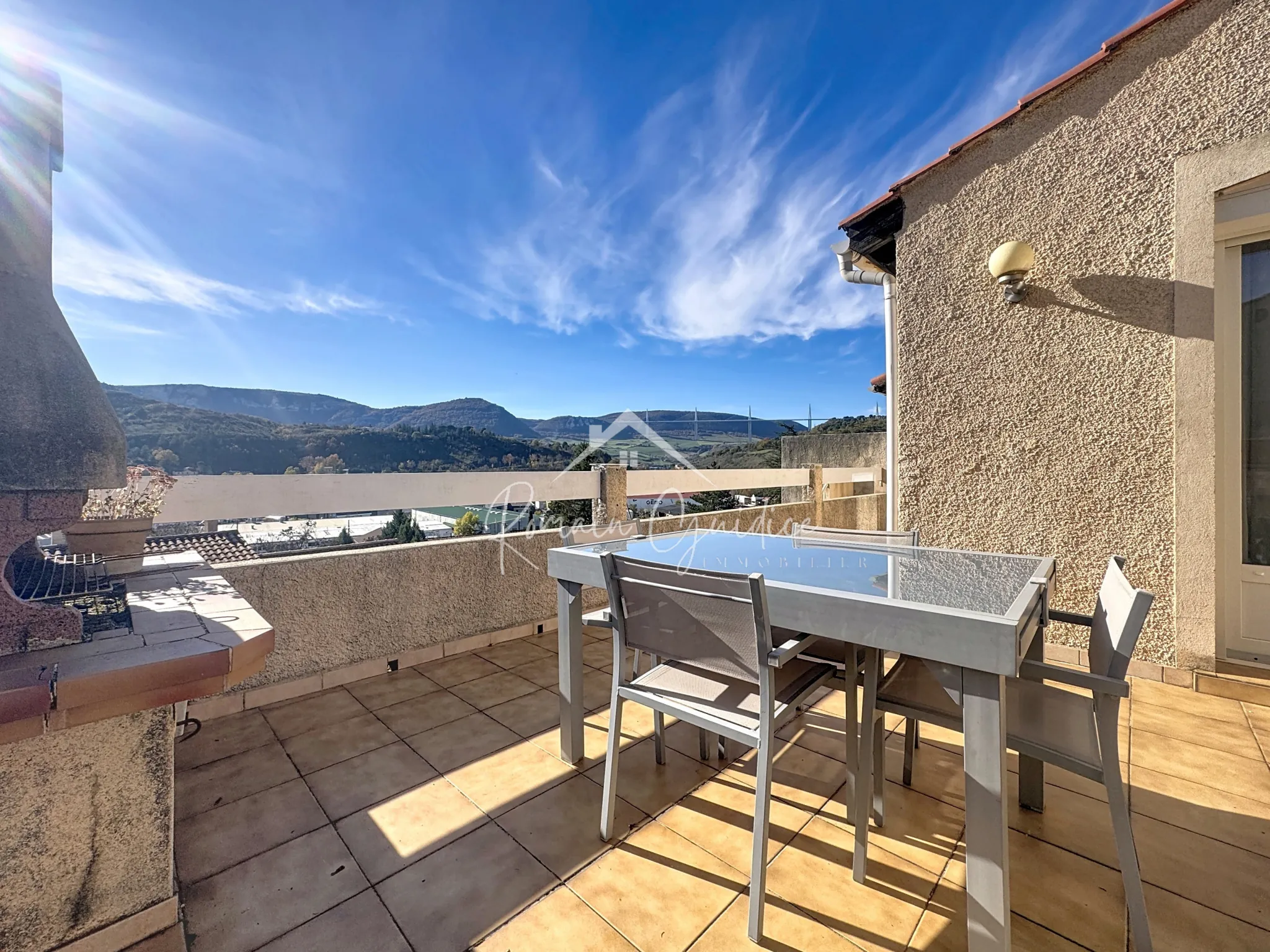 Maison de 92 m² avec vue sur le viaduc à Millau - Quartier calme du Puits de Calès 