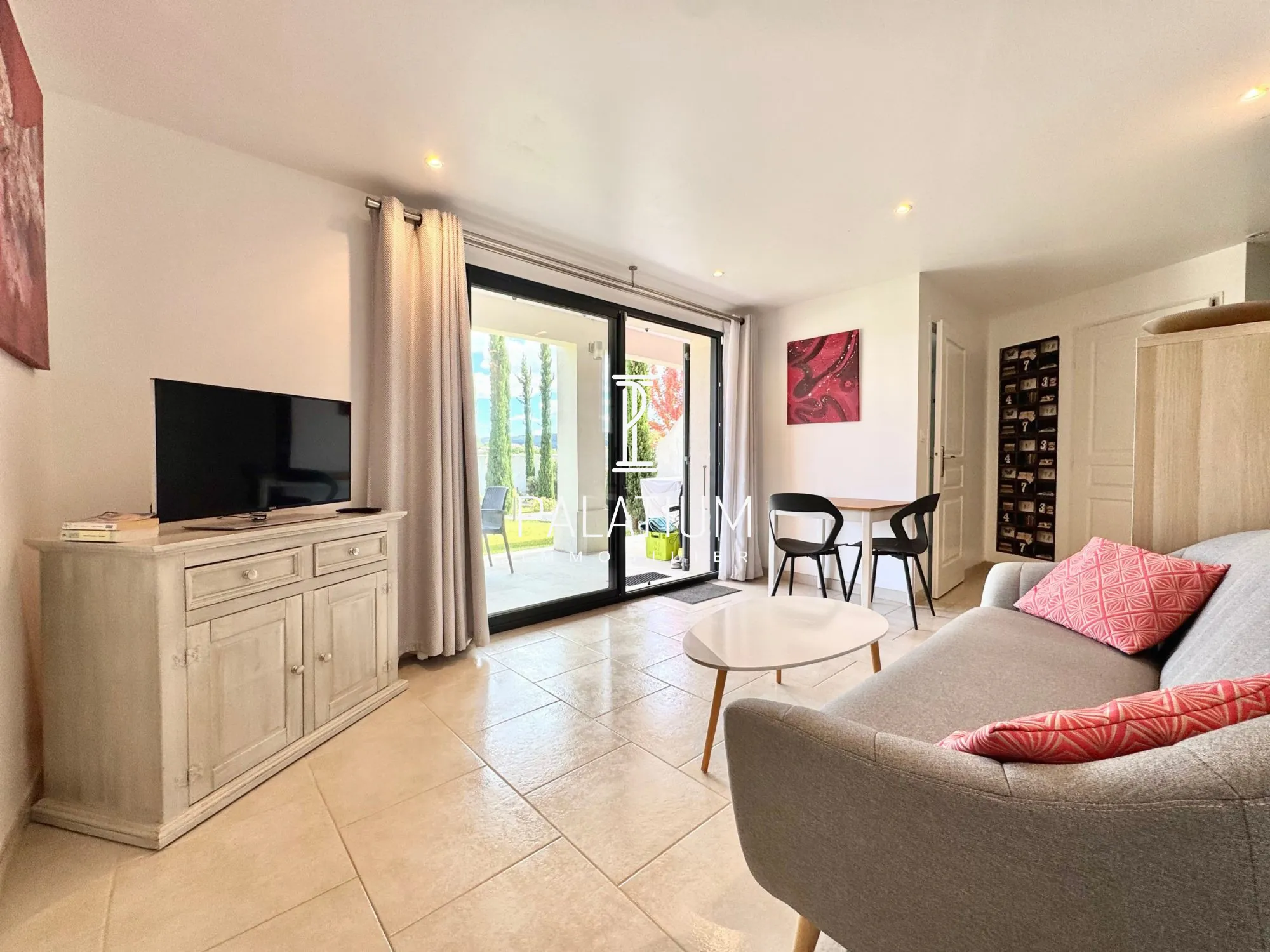 Appartement T2 avec terrasse, piscine et climatisation à Gréoux-les-Bains