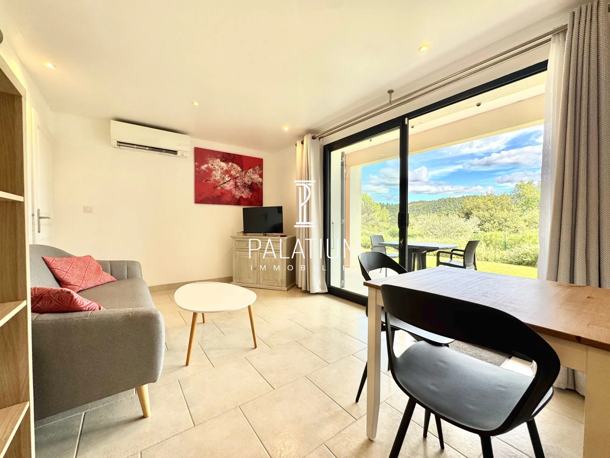 Appartement T2 avec terrasse, piscine et climatisation à Gréoux-les-Bains 