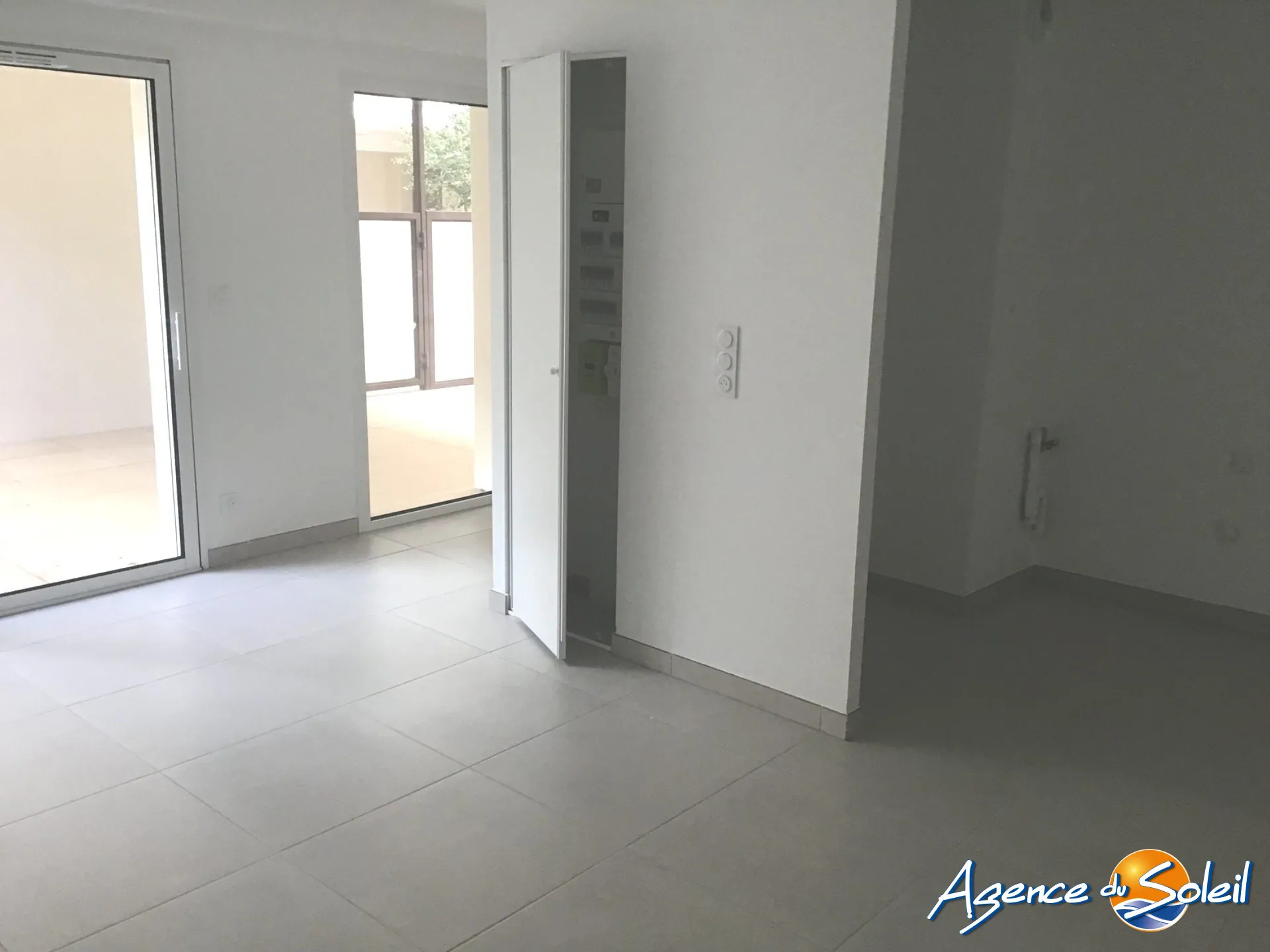 Appartement T2 avec terrasse, parking privé et vue agréable à Port-la-Nouvelle