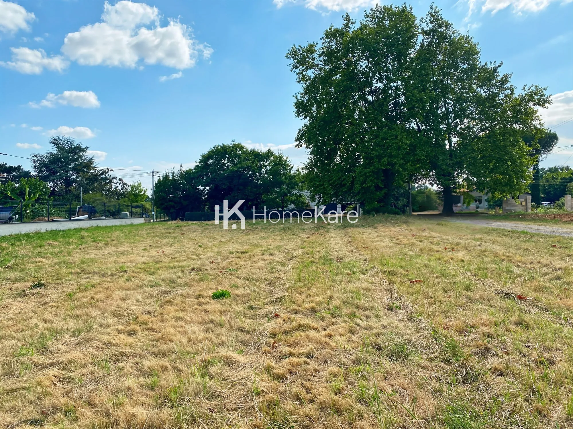 Terrain constructible de 1100 m² à Montauban avec permis de construire