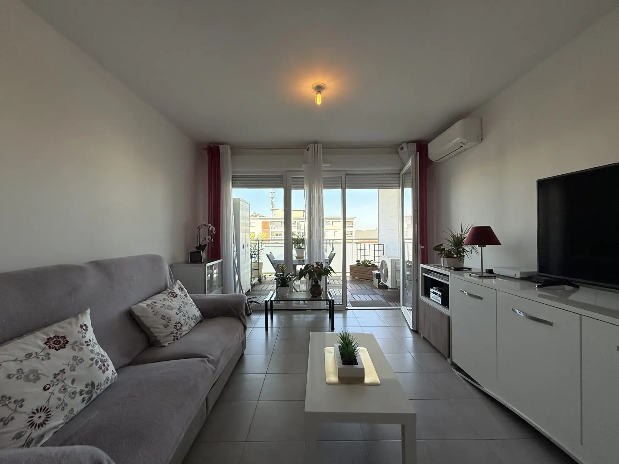 Appartement T3 à vendre à Istres avec terrasse et garage, résidence sécurisée 
