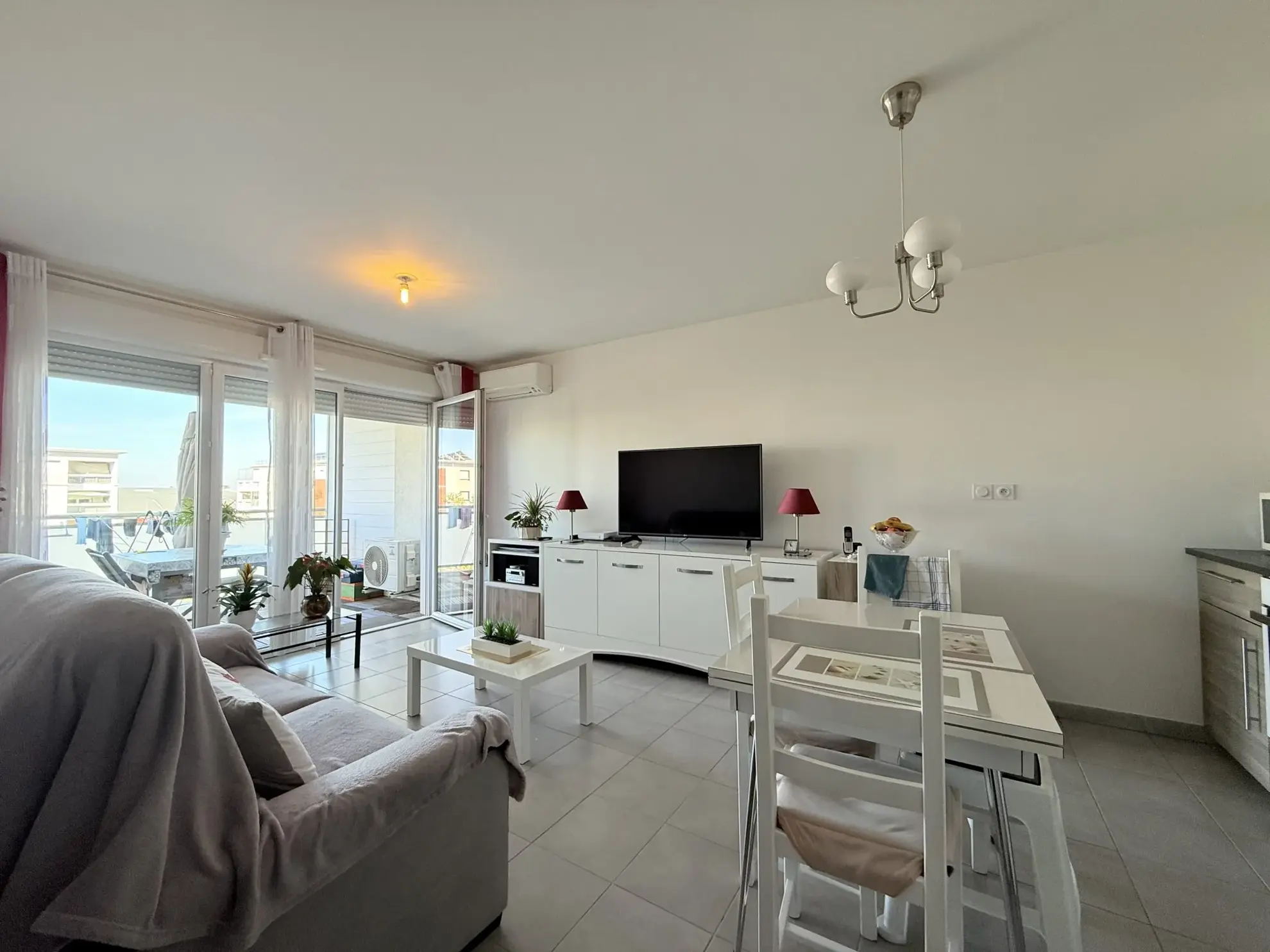 Appartement T3 à vendre à Istres avec terrasse et garage, résidence sécurisée 