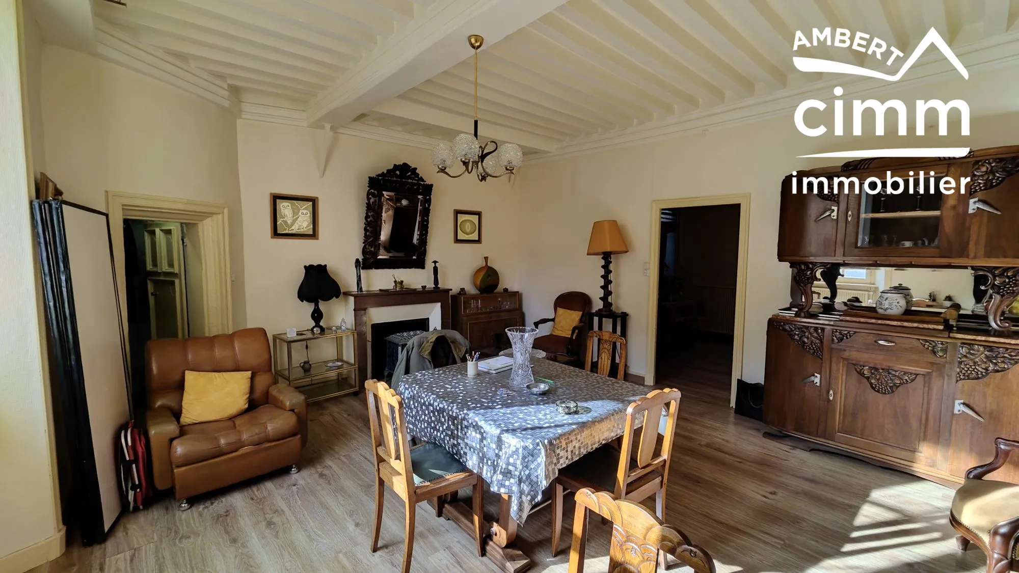 Ensemble immobilier historique à Cunlhat avec grand jardin de 2000 m² 