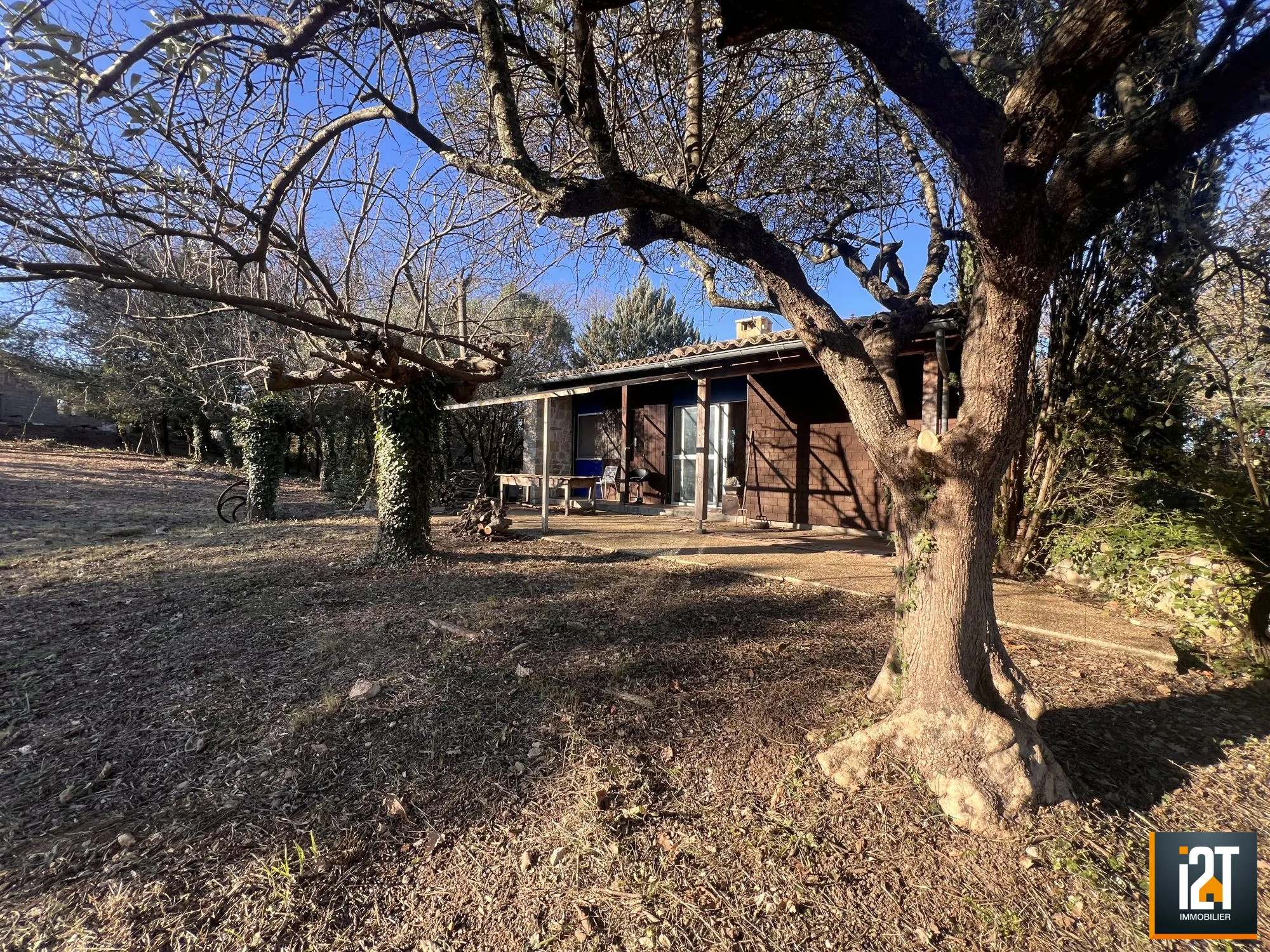 Charmante maison en pierre à vendre à Cruviers-Lascours avec grand terrain