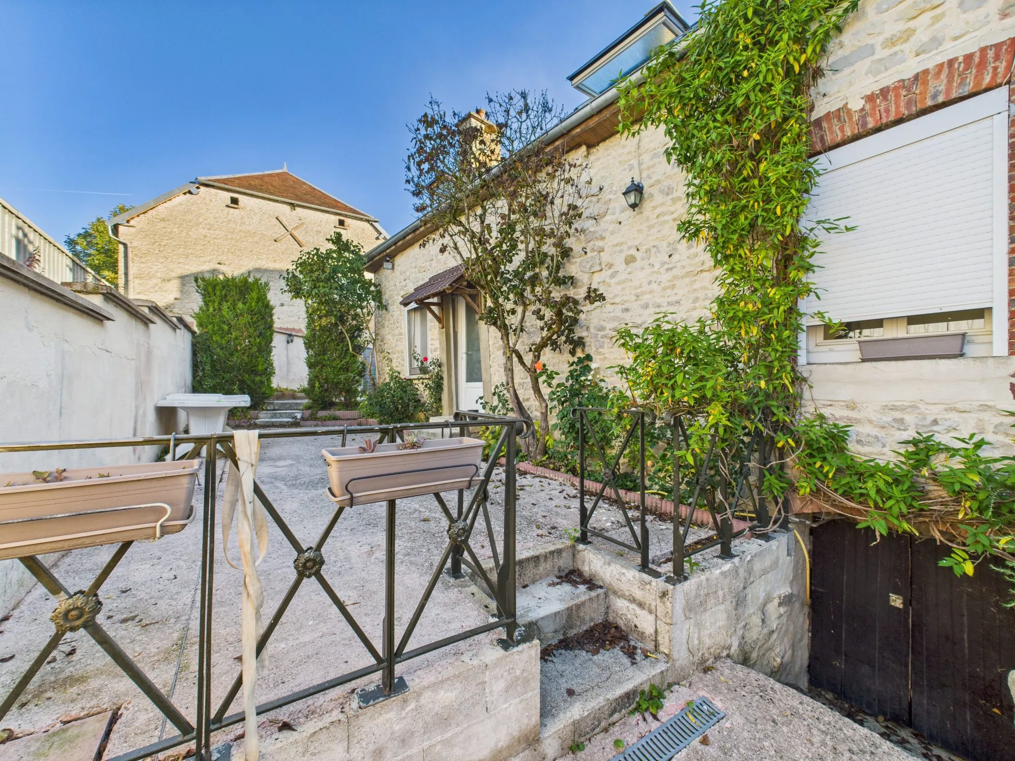 Maison ancienne avec piscine à Buxières-sur-Arce - 126 m² 