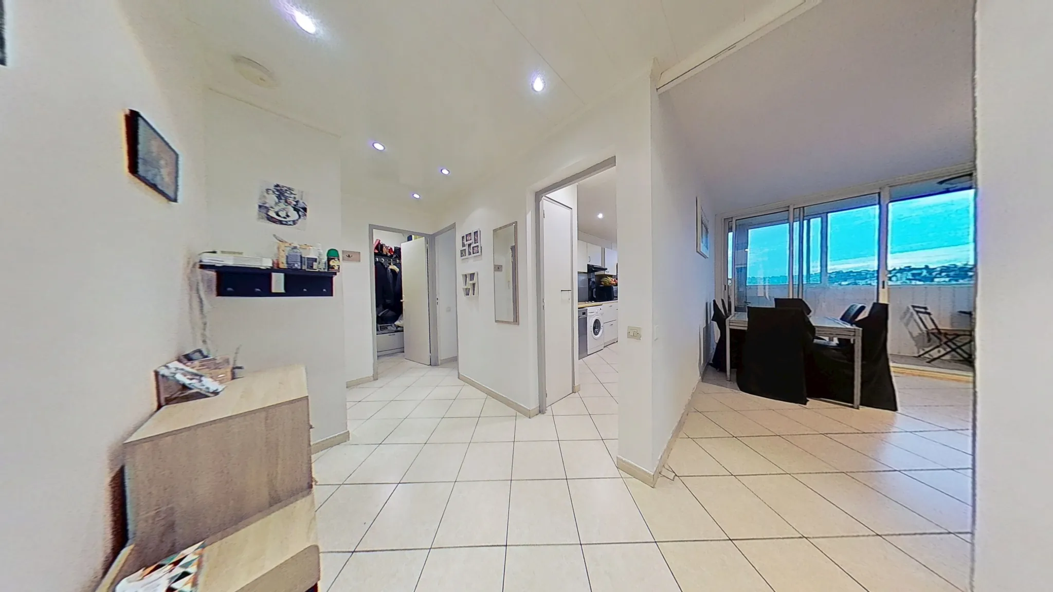 Appartement T4 lumineux avec loggia et parking à Marseille dans la résidence Val Pins 