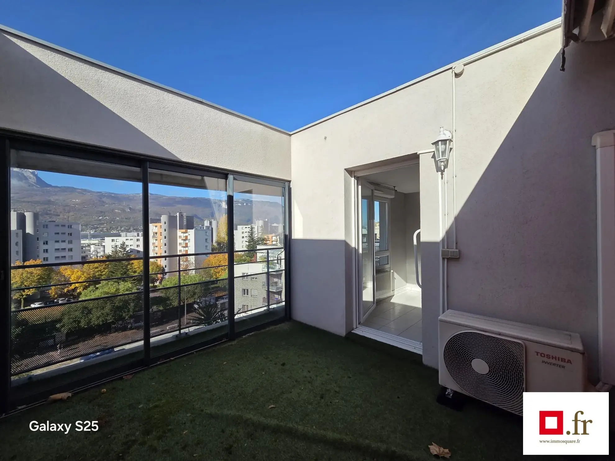 Appartement T3 avec terrasse à vendre à Grenoble, vue montagne, dernier étage